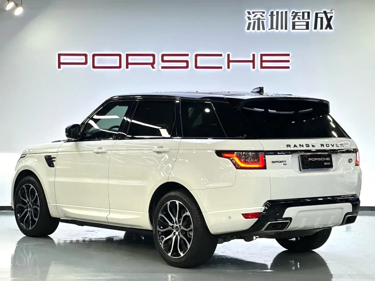 Land Rover Range Rover Sport 2023 г. 20000 км. — фото 4
