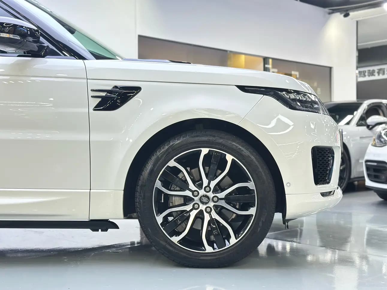 Land Rover Range Rover Sport 2023 г. 20000 км. — фото 7