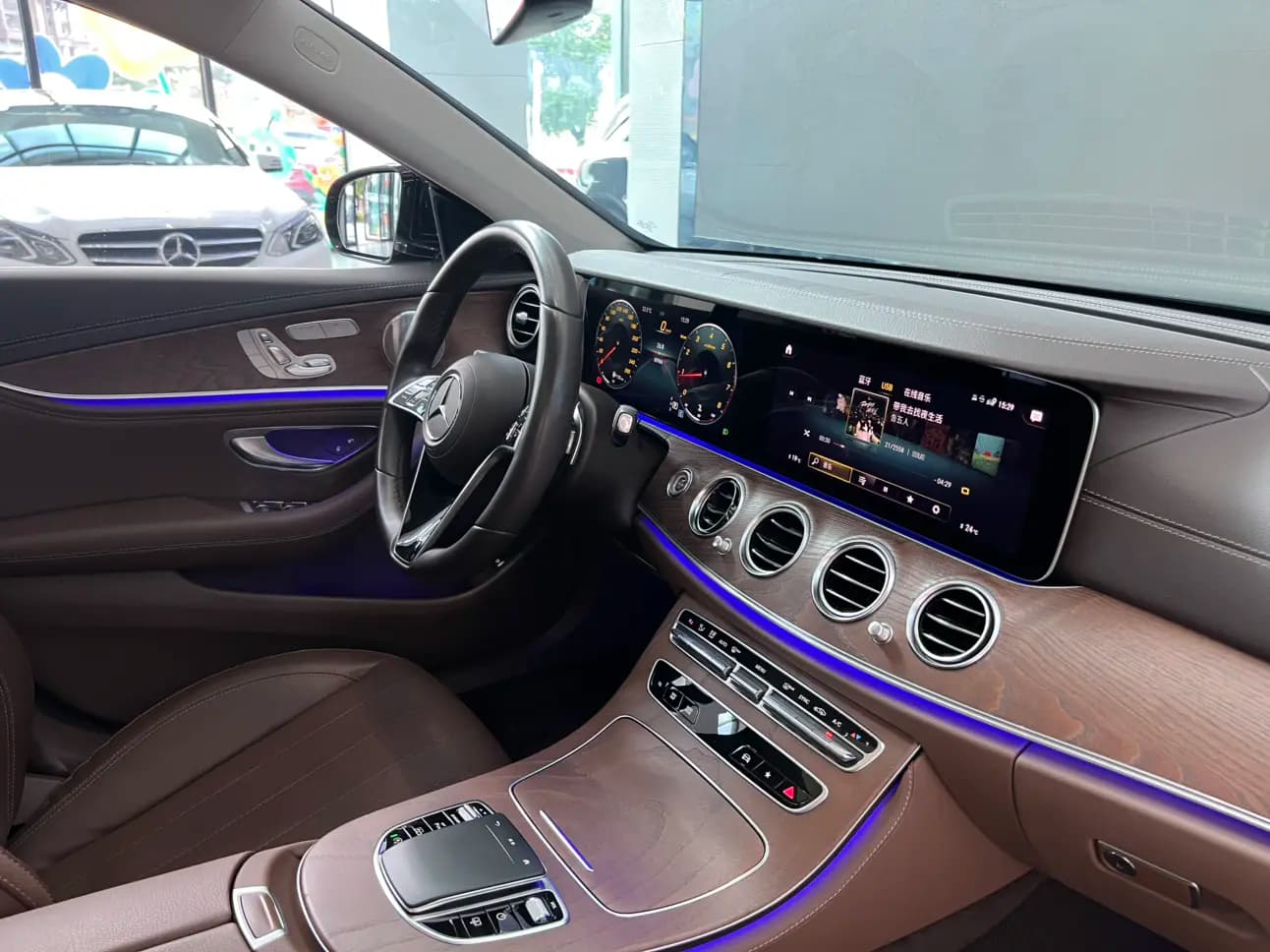 Mercedes-Benz E-Class 2023 г. 69081 км. — фото 29
