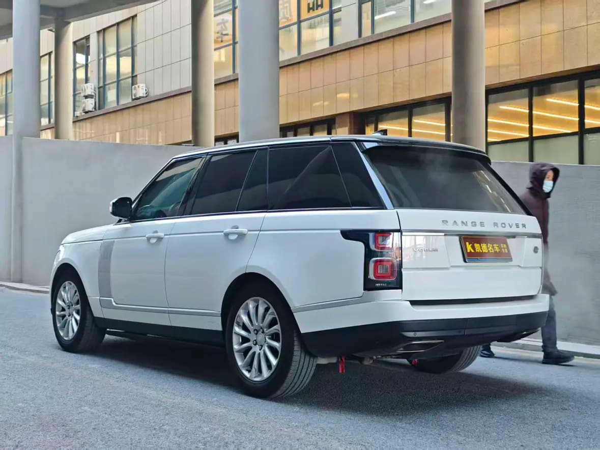 Land Rover Range rover 2022 г. 81137 км. — фото 3