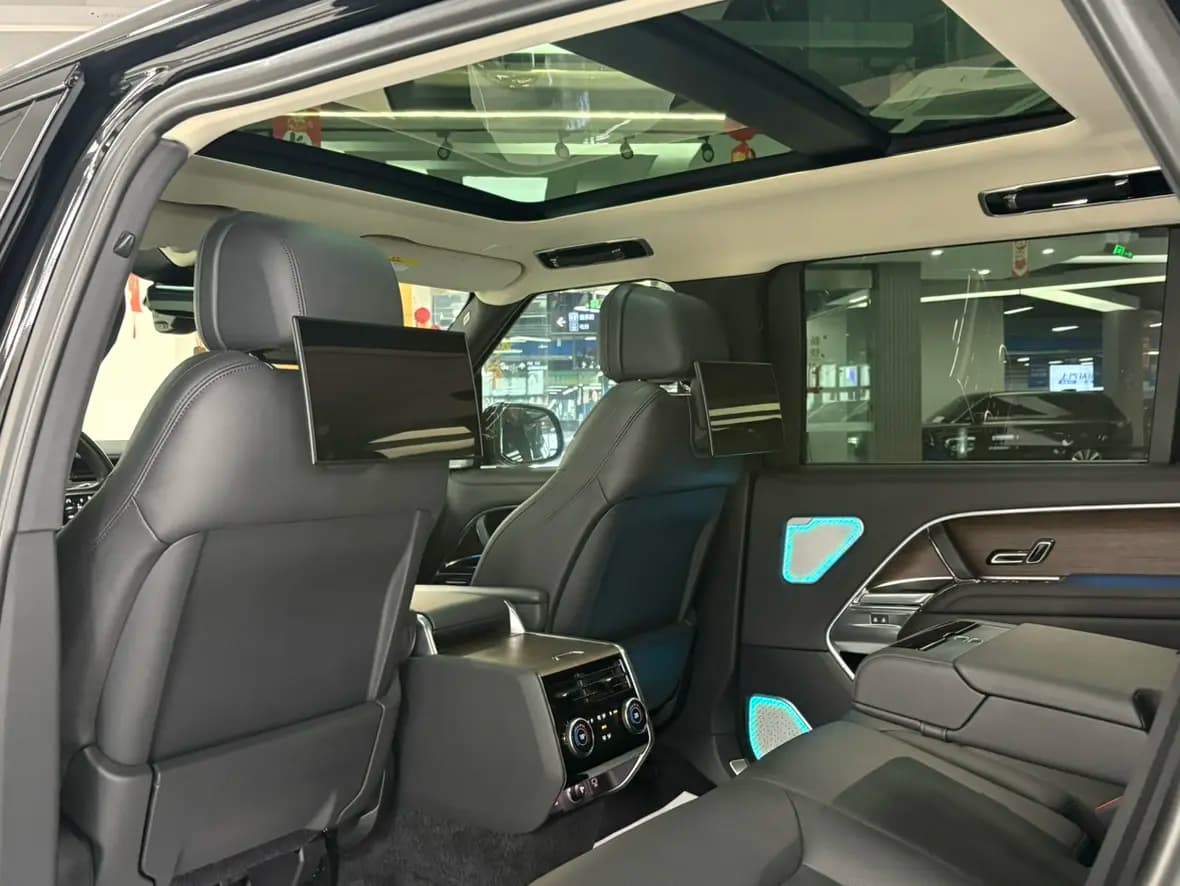 Land Rover Range rover 2023 г. 92140 км. — фото 13