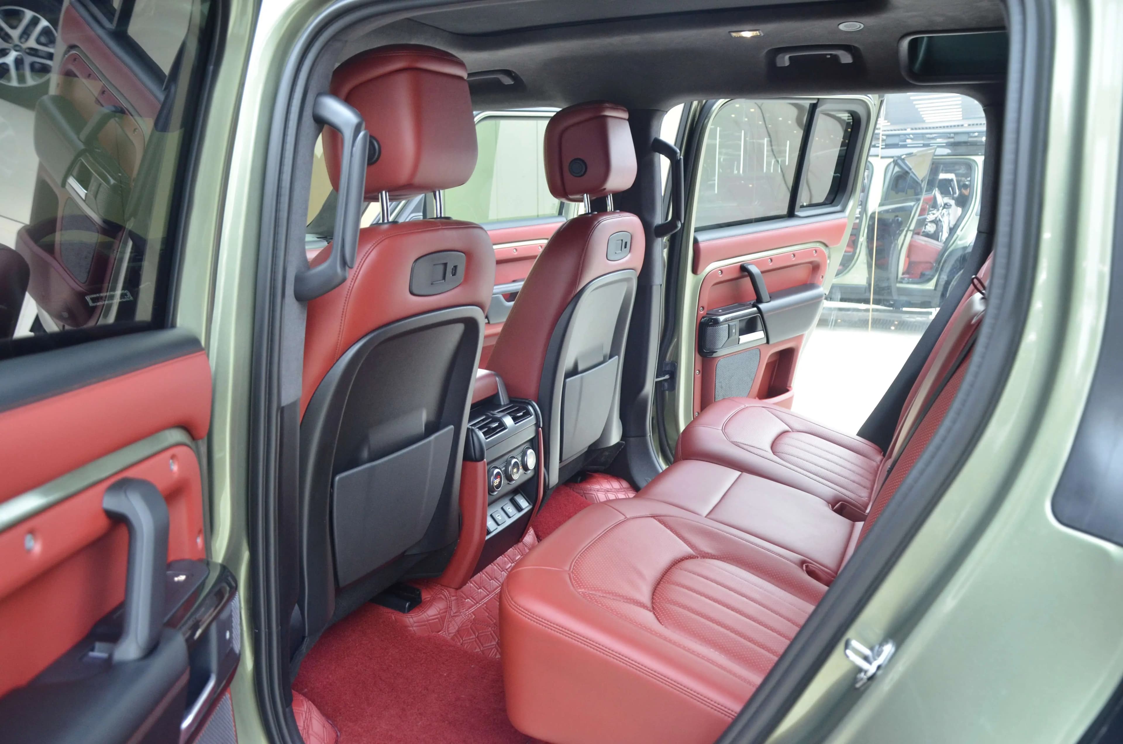 Land Rover Guard 2022 г. 40141 км. — фото 12