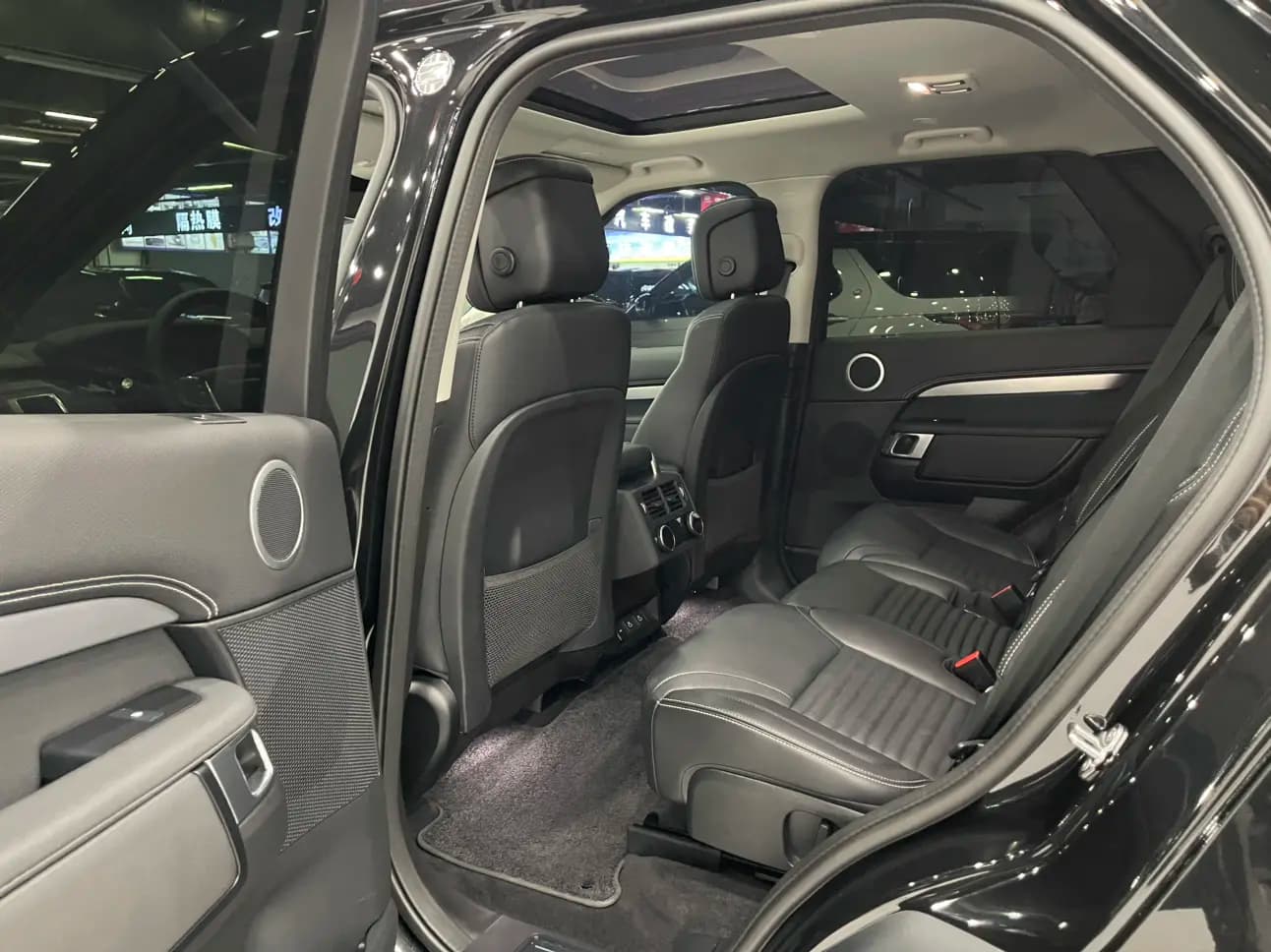 Land Rover Discovery 2024 г. 18144 км. — фото 35