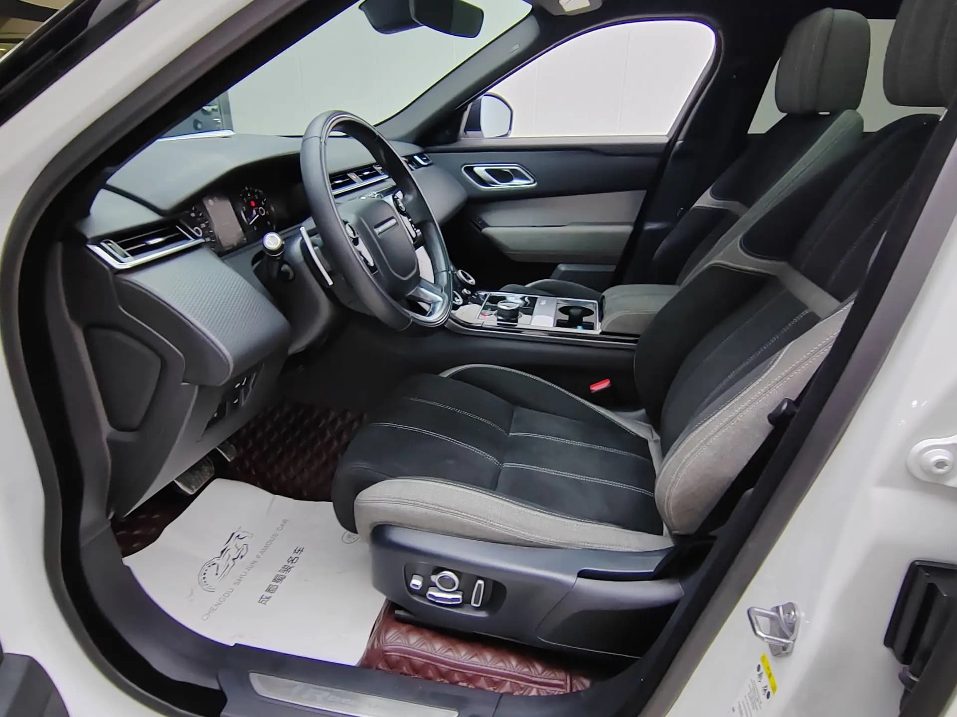 Land Rover Range Rover Velar 2021 г. 71438 км. — фото 8