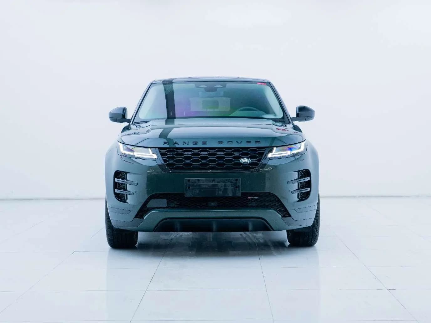 Land Rover Range Rover Evoque 2023 г. 30070 км. — фото 2