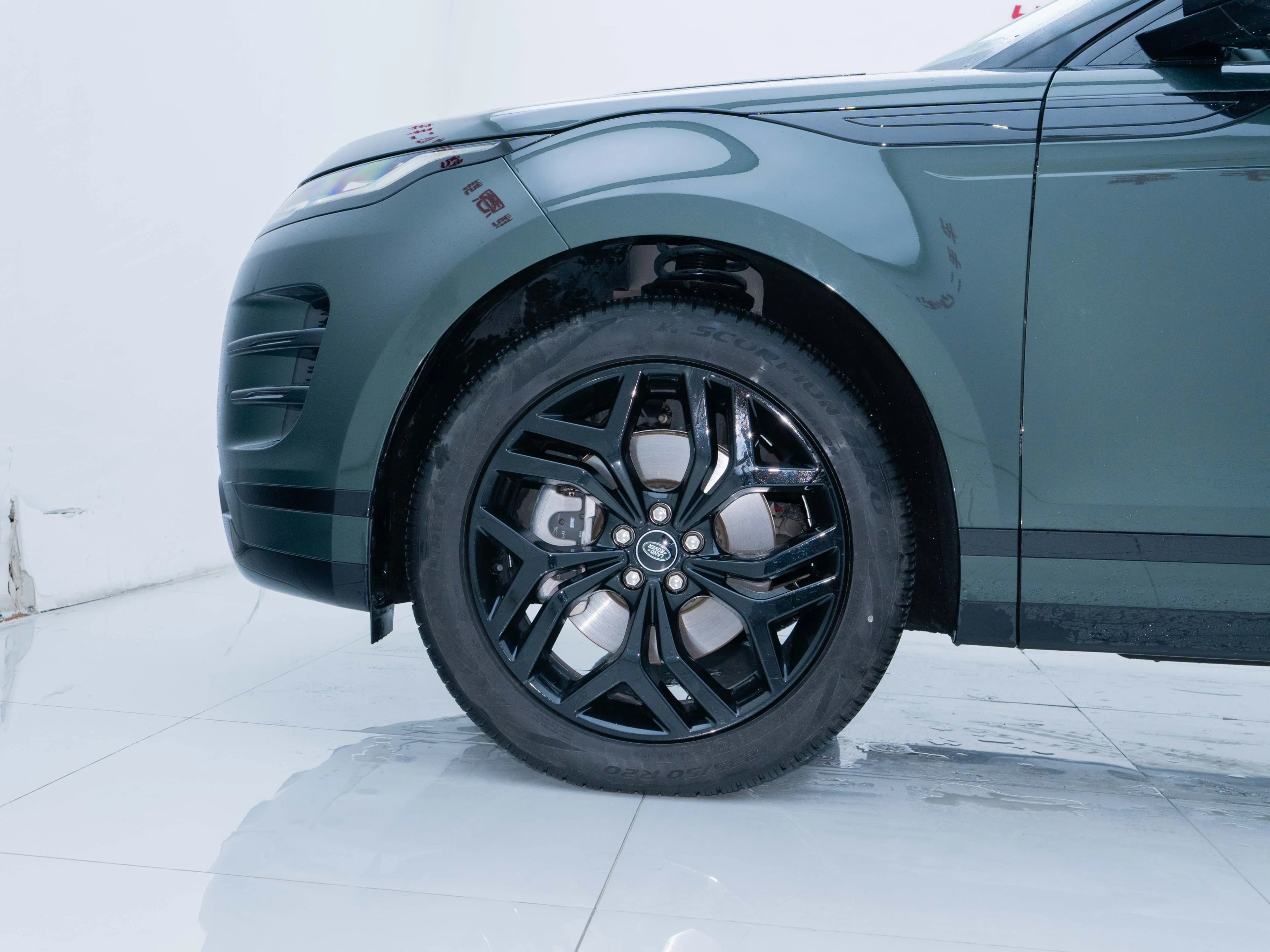 Land Rover Range Rover Evoque 2023 г. 30070 км. — фото 11