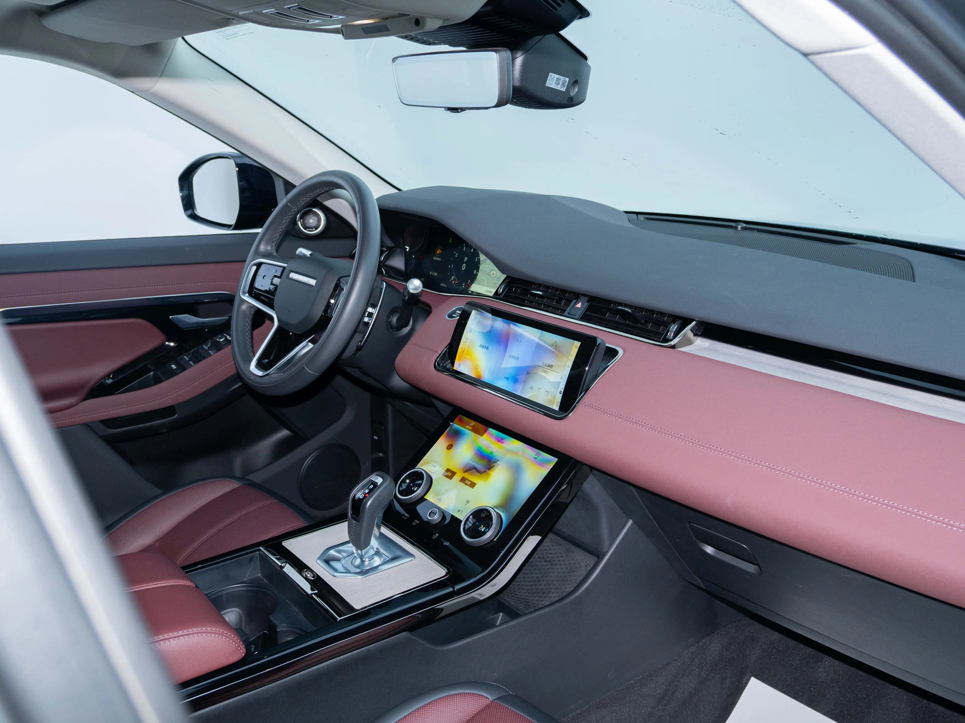 Land Rover Range Rover Evoque 2023 г. 30070 км. — фото 27