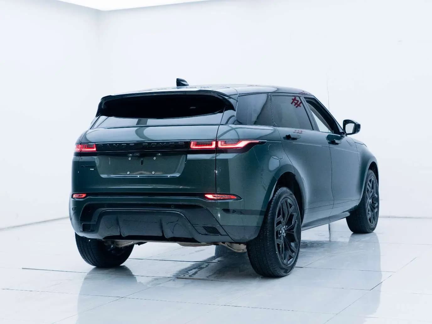 Land Rover Range Rover Evoque 2023 г. 30070 км. — фото 4