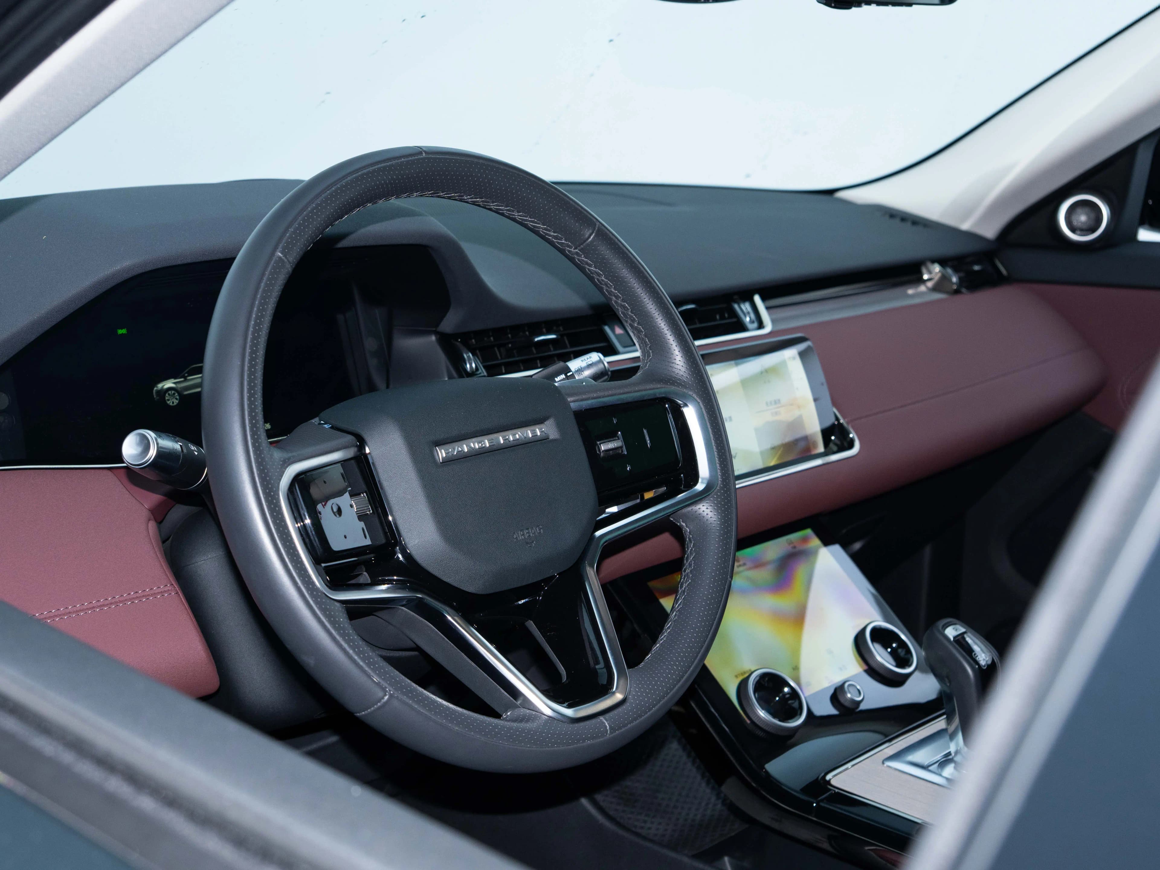 Land Rover Range Rover Evoque 2023 г. 30070 км. — фото 32