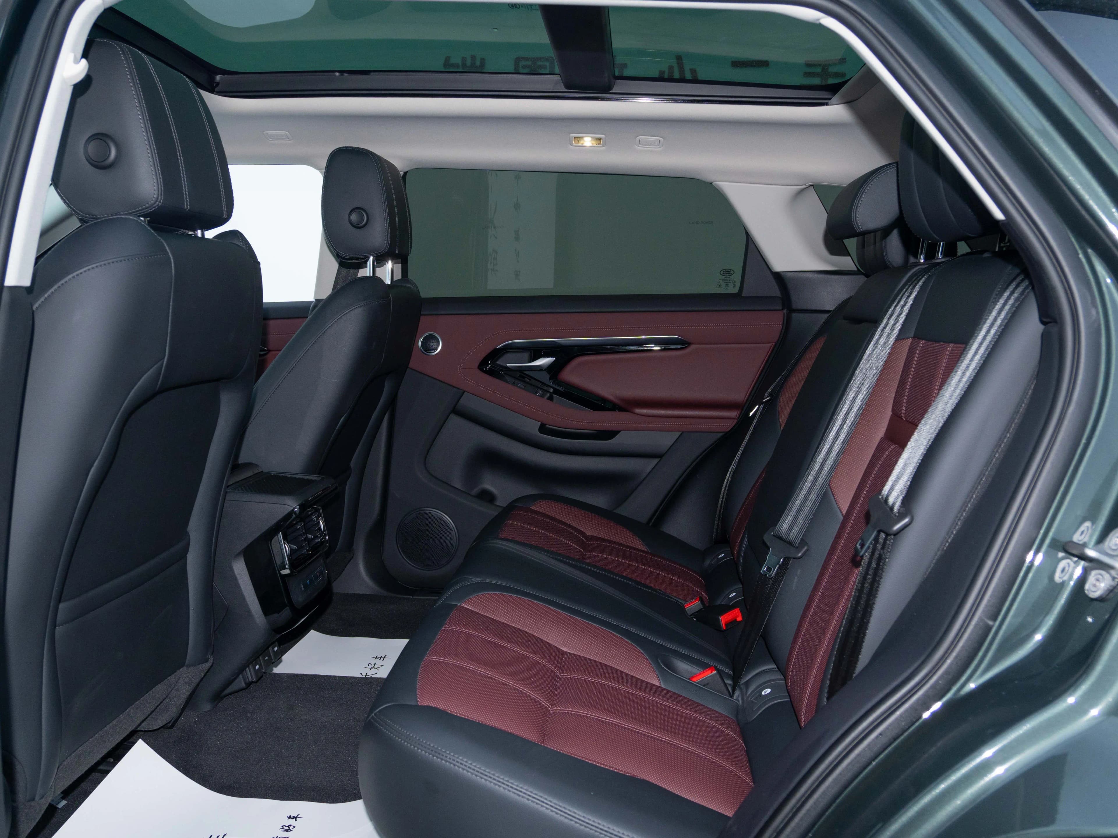 Land Rover Range Rover Evoque 2023 г. 30070 км. — фото 45