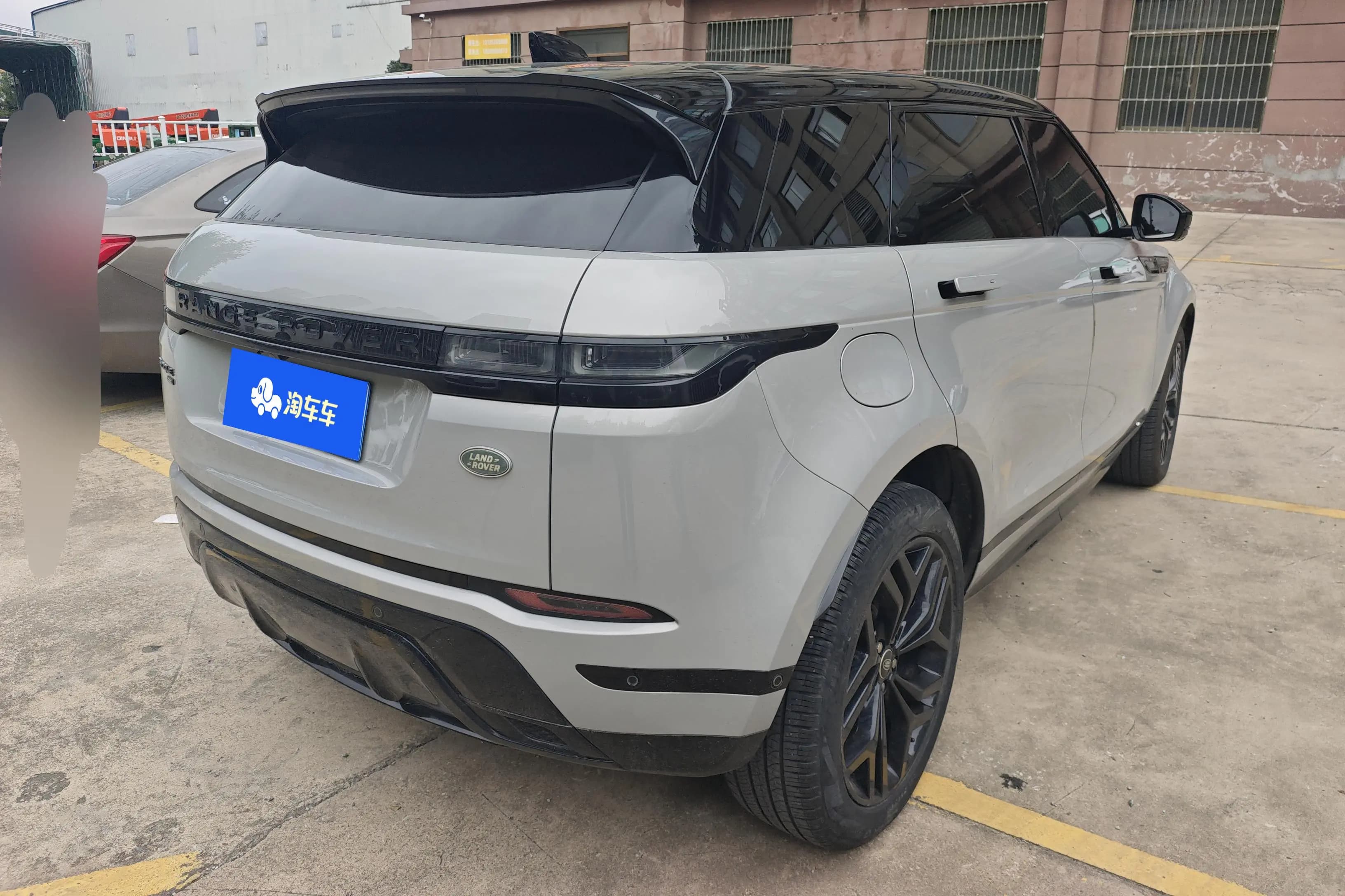 Land Rover Range Rover Evoque 2022 г. 66371 км. — фото 3