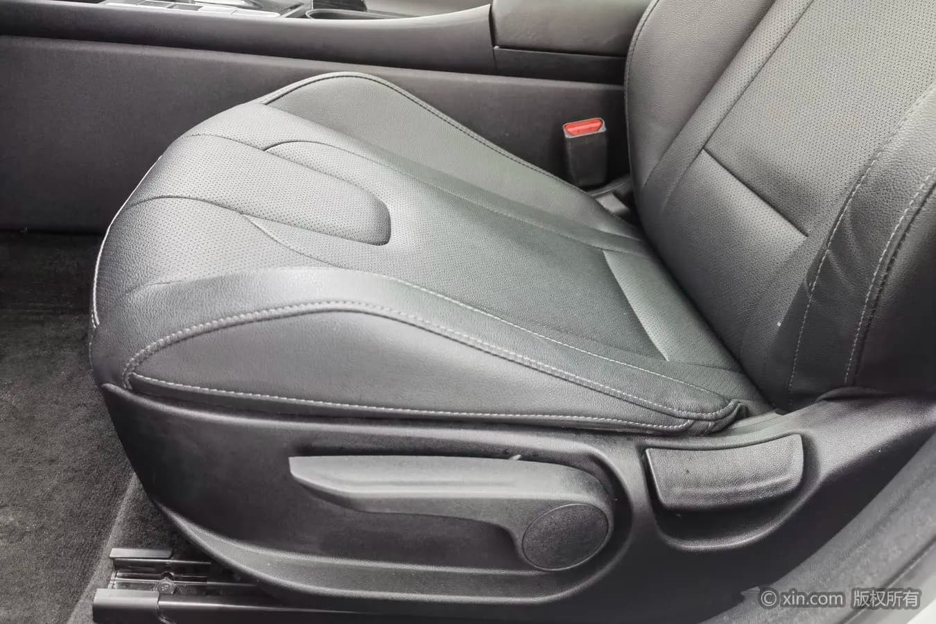 Hyundai Elantra 2024 г. 32444 км. — фото 12