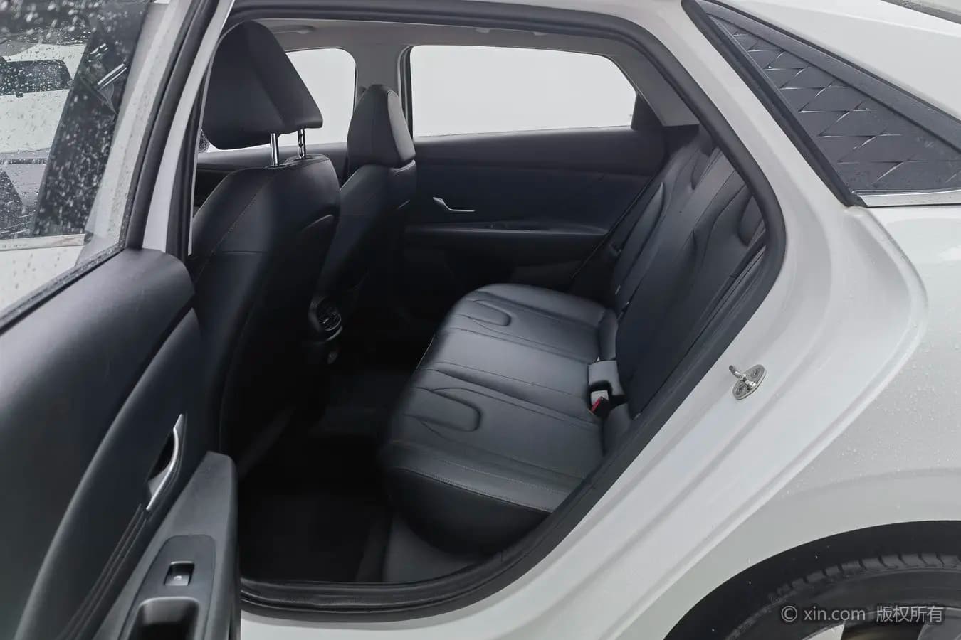 Hyundai Elantra 2024 г. 32444 км. — фото 13