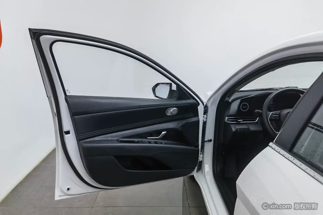 Hyundai Elantra 2024 г. 32444 км. — фото 15