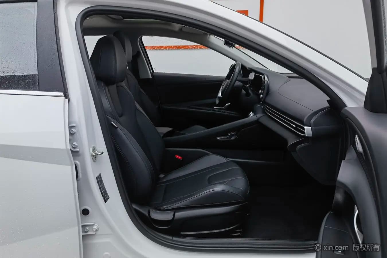Hyundai Elantra 2024 г. 32444 км. — фото 18