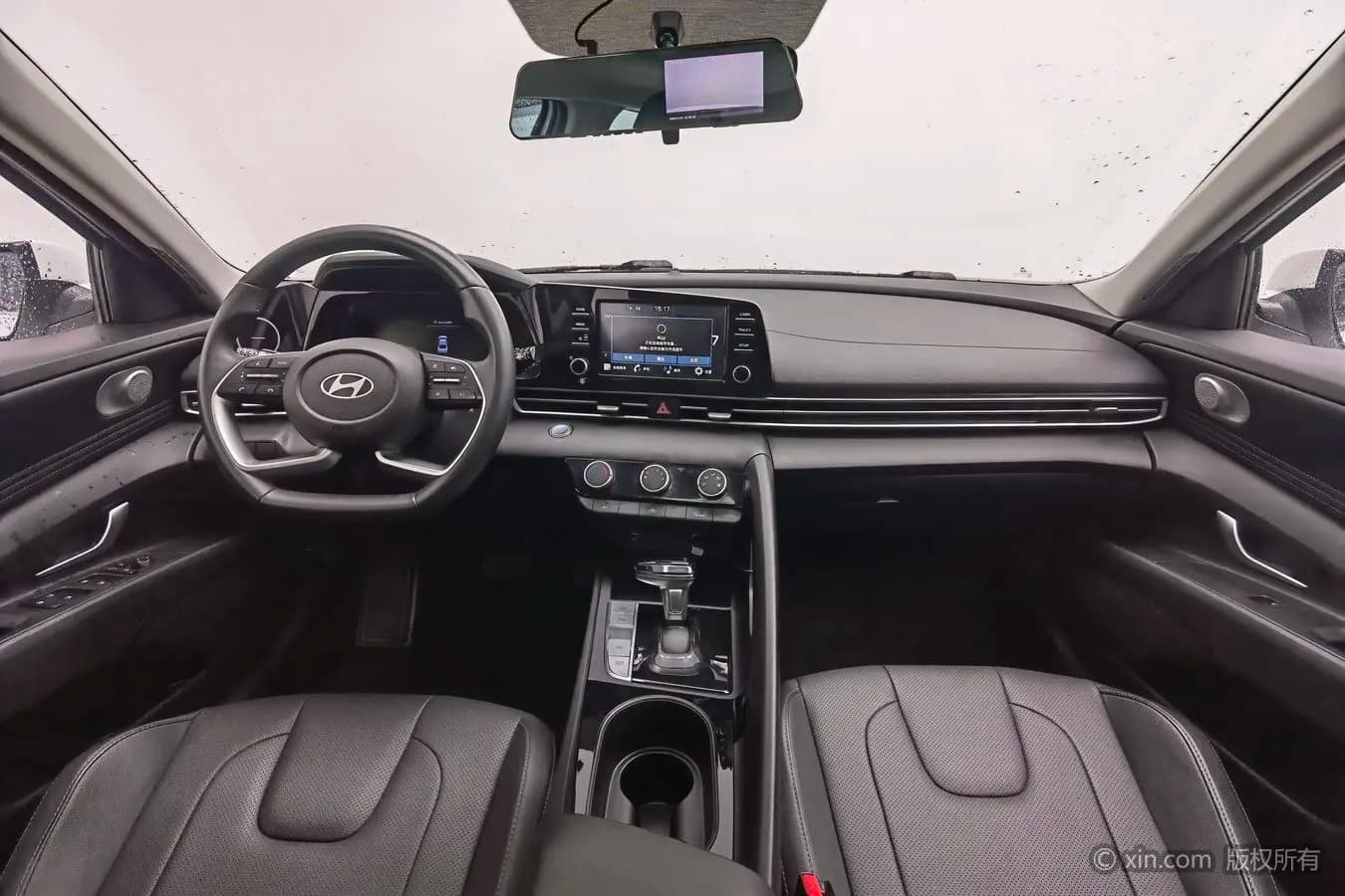 Hyundai Elantra 2024 г. 32444 км. — фото 7