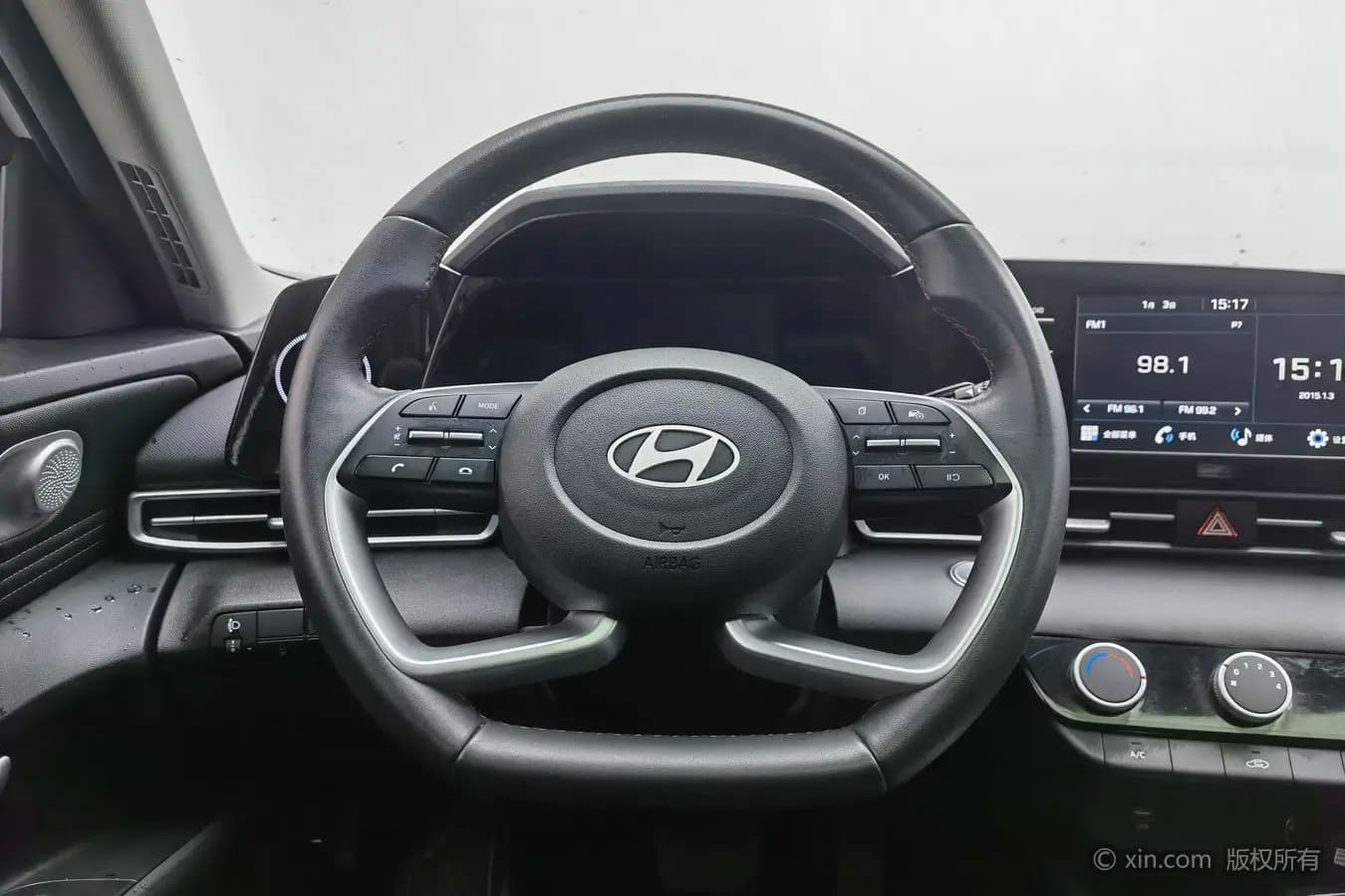 Hyundai Elantra 2024 г. 32444 км. — фото 9