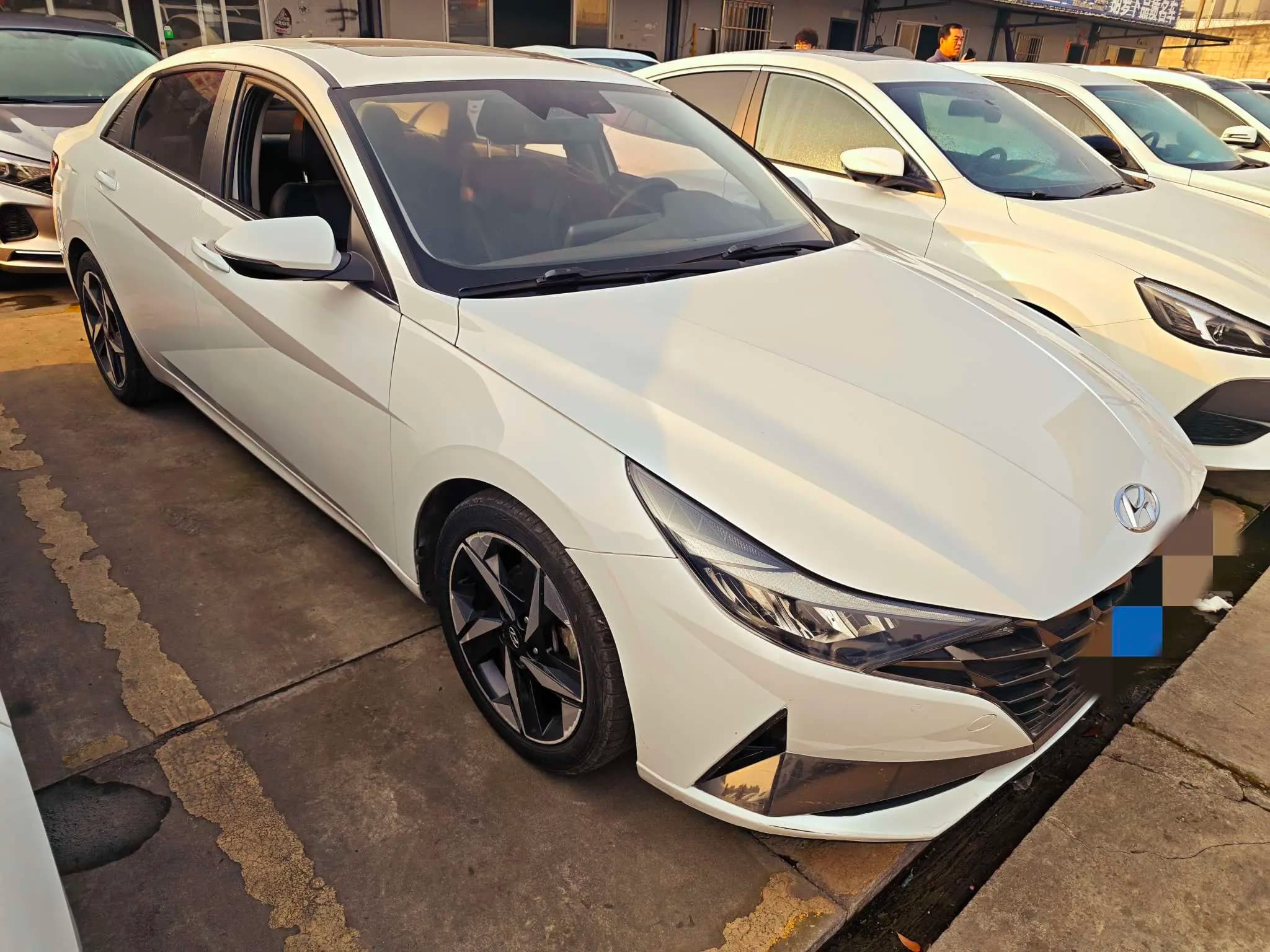 Hyundai Elantra 2021 г. 46545 км. — фото 3