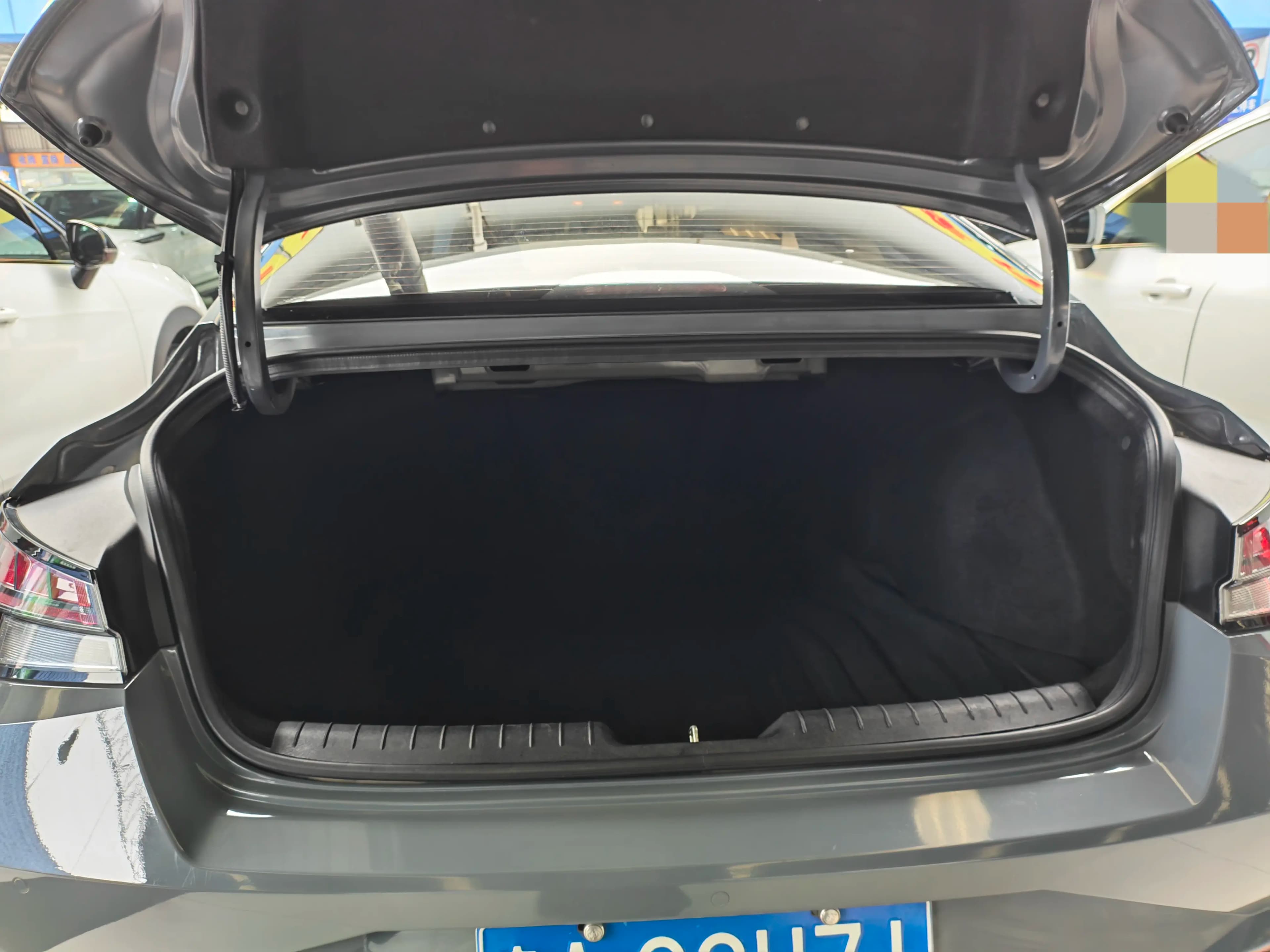 Hyundai Elantra 2021 г. 88046 км. — фото 14