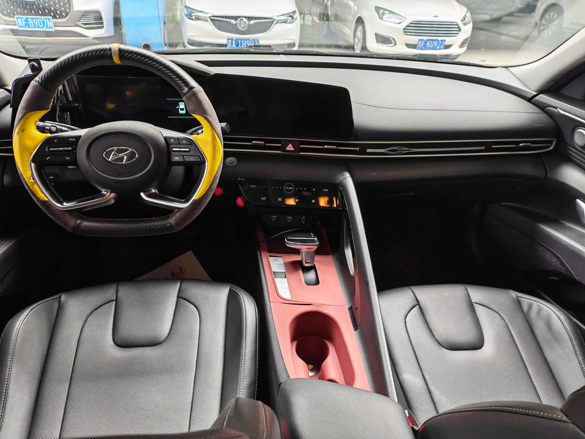 Hyundai Elantra 2021 г. 88046 км. — фото 9