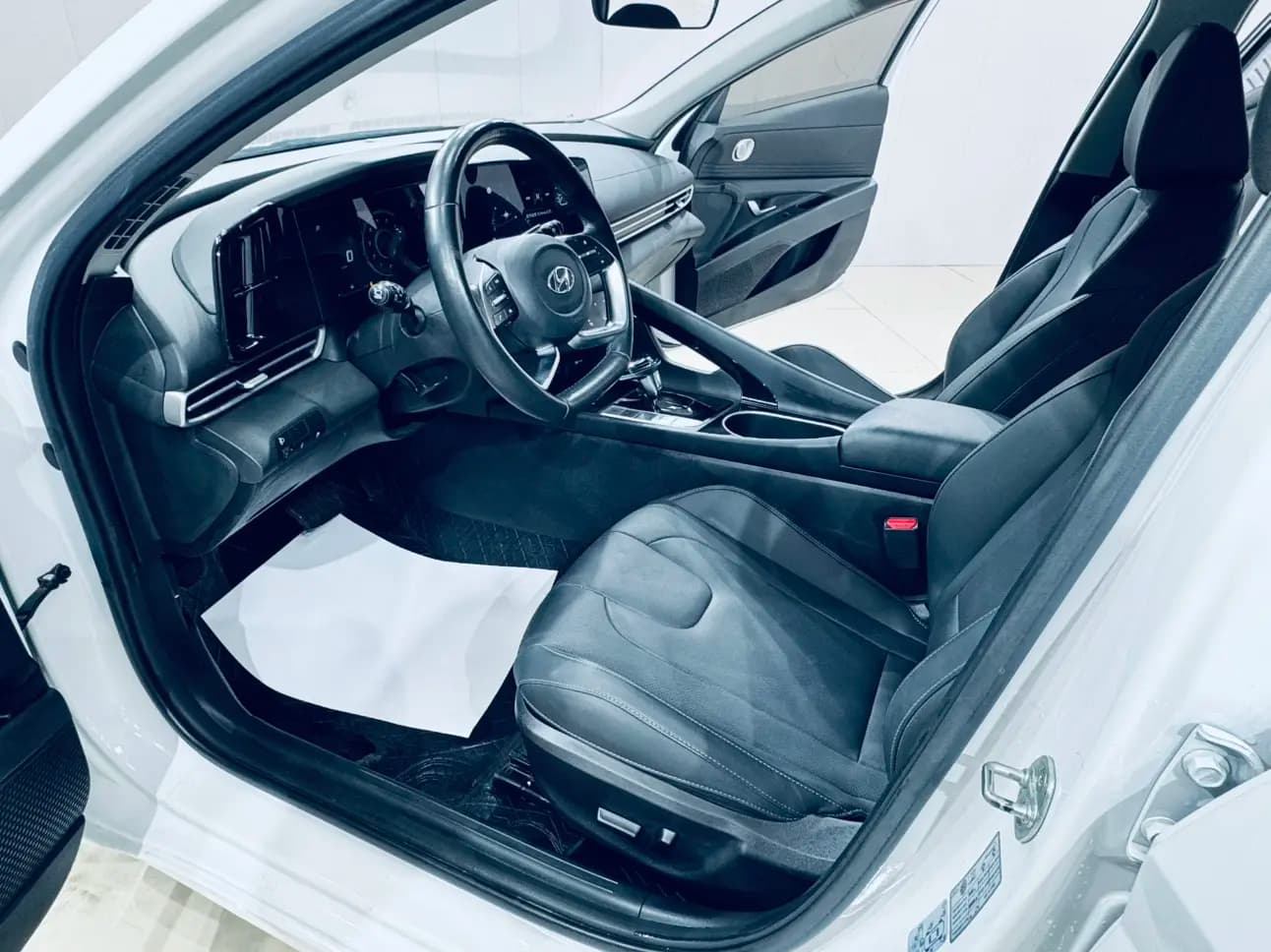 Hyundai Elantra 2021 г. 40047 км. — фото 9