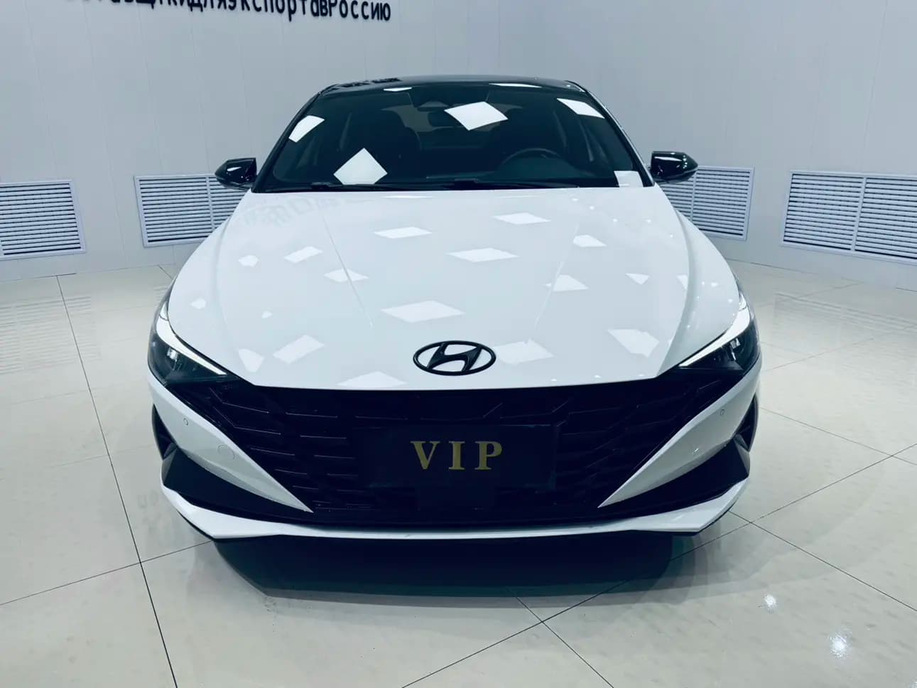 Hyundai Elantra 2023 г. 44048 км. — фото 2