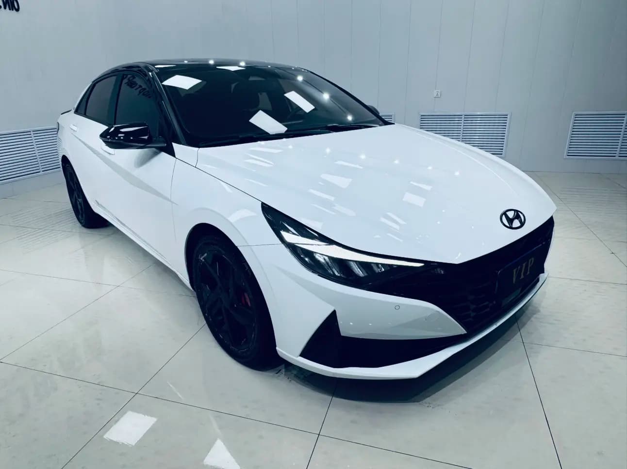 Hyundai Elantra 2023 г. 44048 км. — фото 3