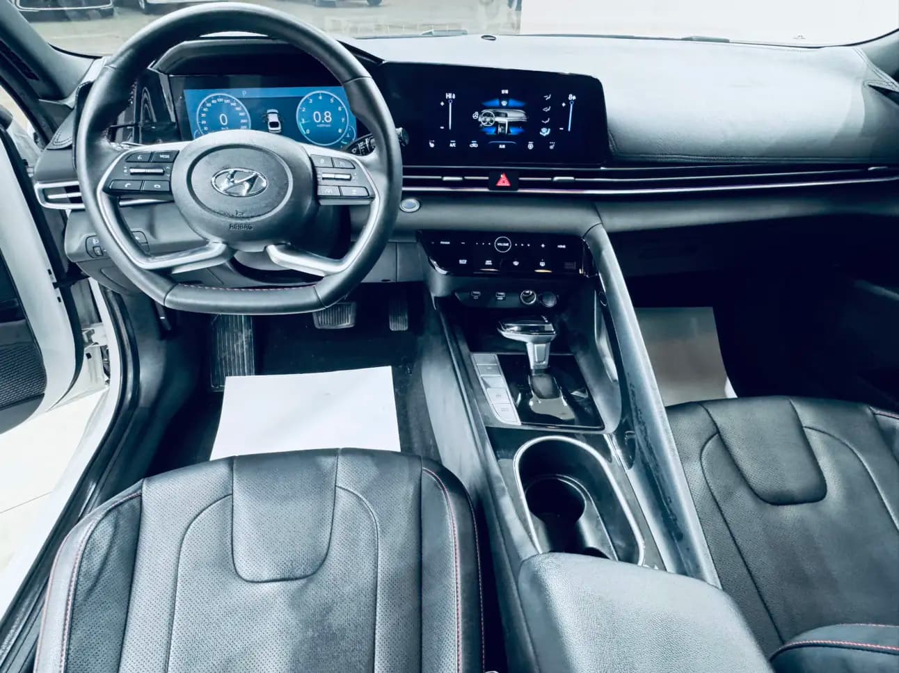 Hyundai Elantra 2023 г. 44048 км. — фото 10