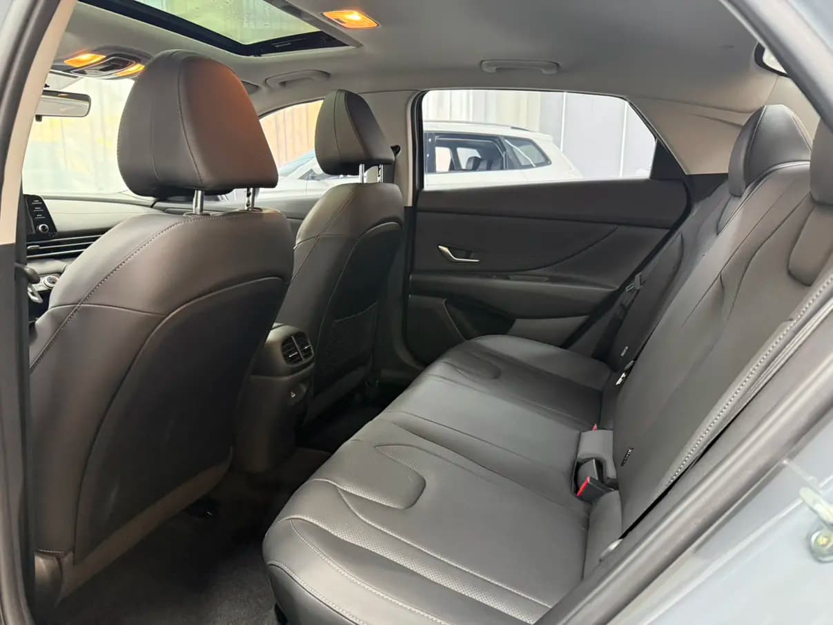 Hyundai Elantra 2022 г. 28050 км. — фото 11