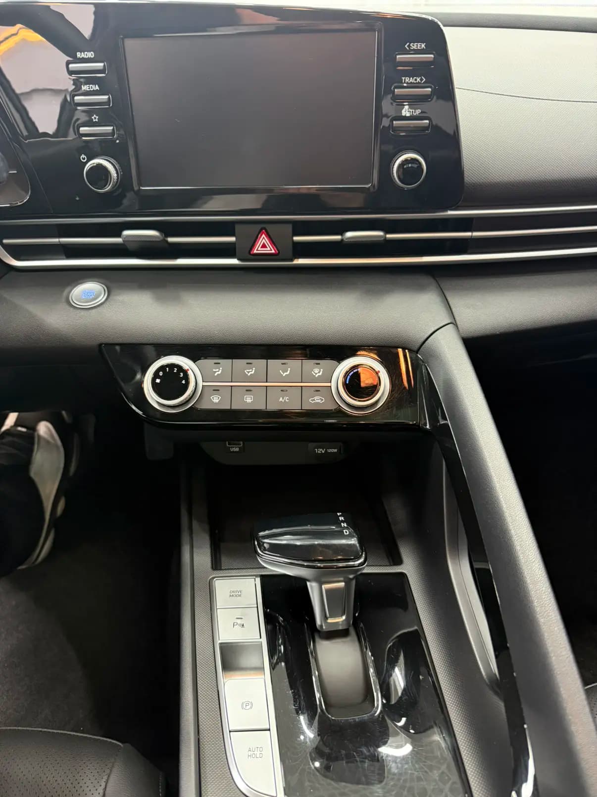 Hyundai Elantra 2022 г. 28050 км. — фото 8