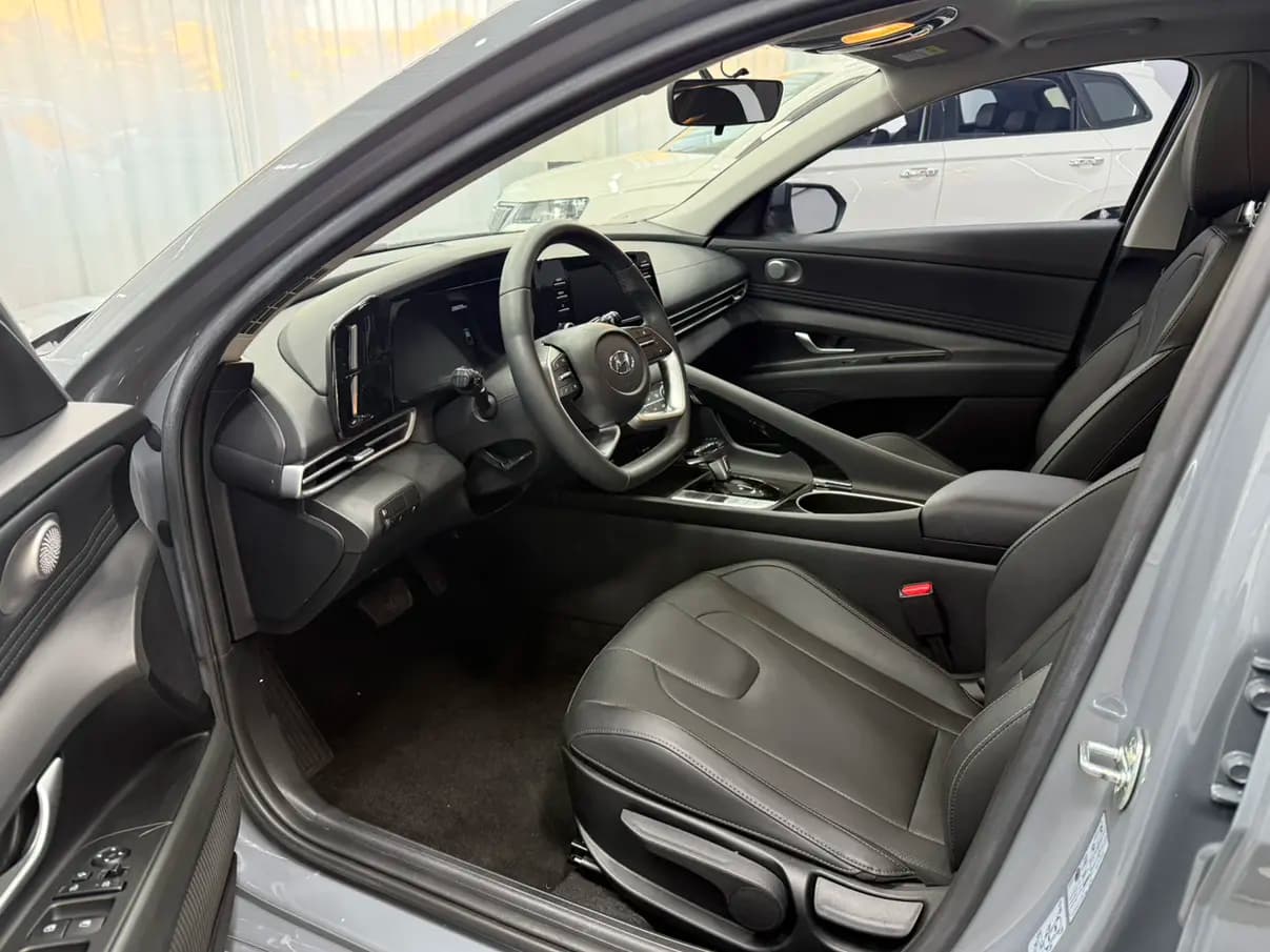 Hyundai Elantra 2022 г. 28050 км. — фото 10