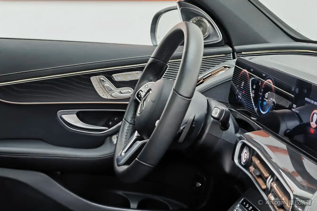 Mercedes-Benz EQC 2021 г. 61387 км. — фото 11