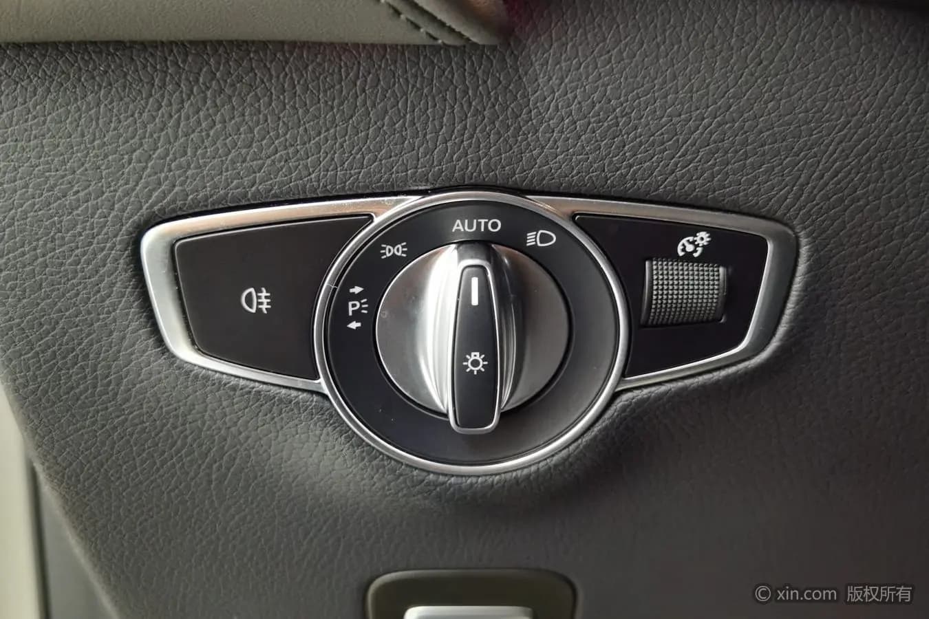 Mercedes-Benz EQC 2022 г. 58288 км. — фото 15
