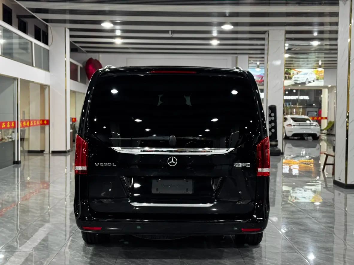 Mercedes-Benz Mercedes Benz V Class 2021 г. 69029 км. — фото 4