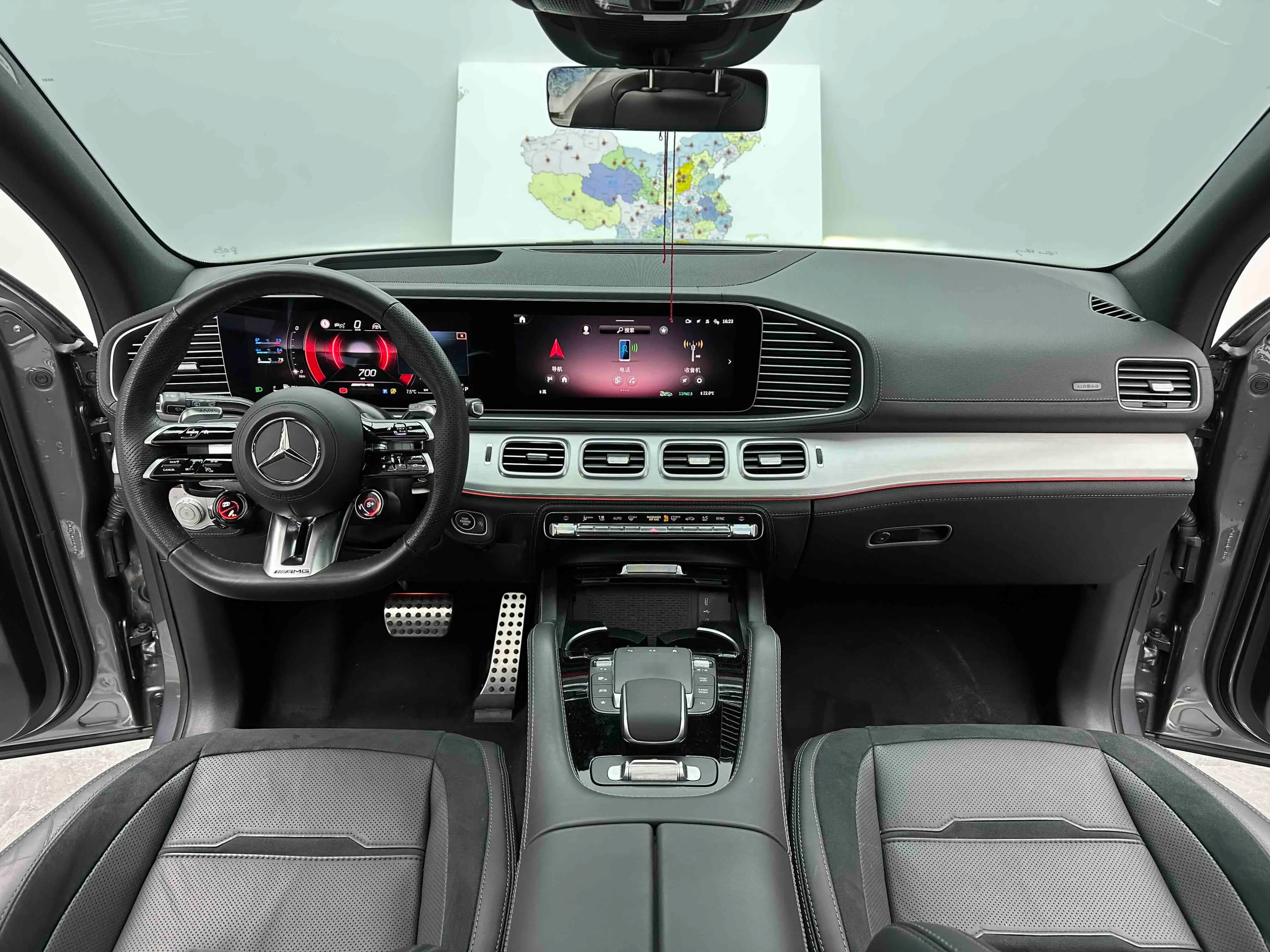 Mercedes-Benz GLE AMG 2025 г. 39146 км. — фото 9