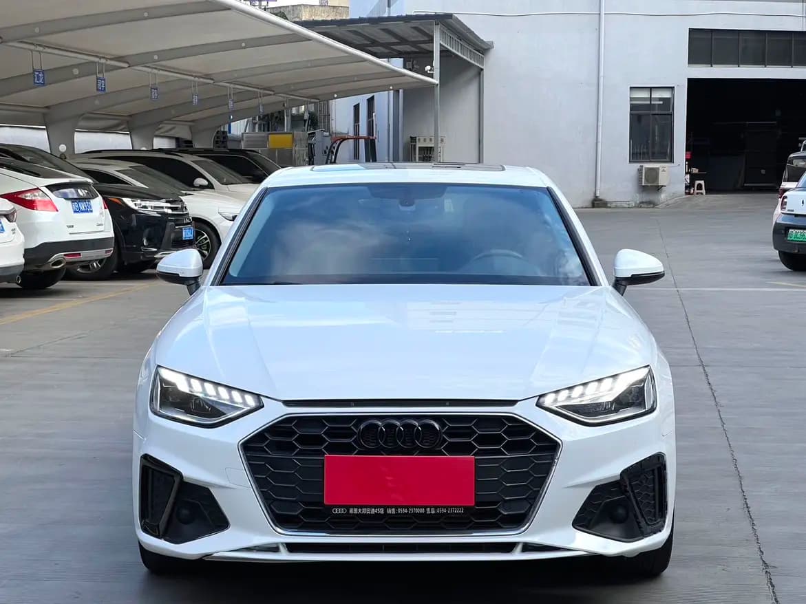 Audi A4L 2023 г. 70028 км. — фото 2