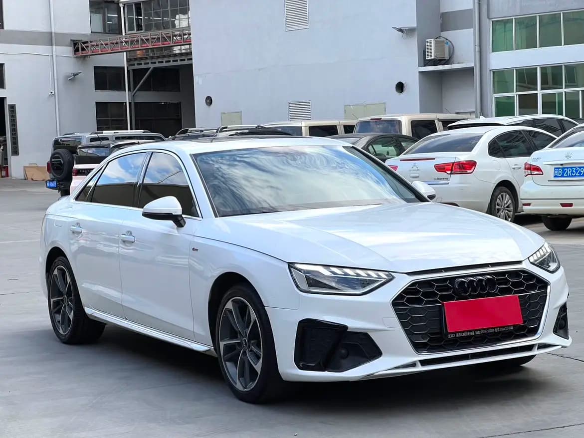 Audi A4L 2023 г. 70028 км. — фото 3