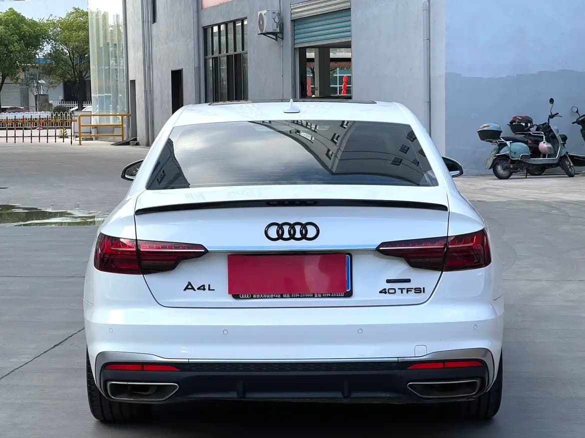 Audi A4L 2023 г. 70028 км. — фото 5
