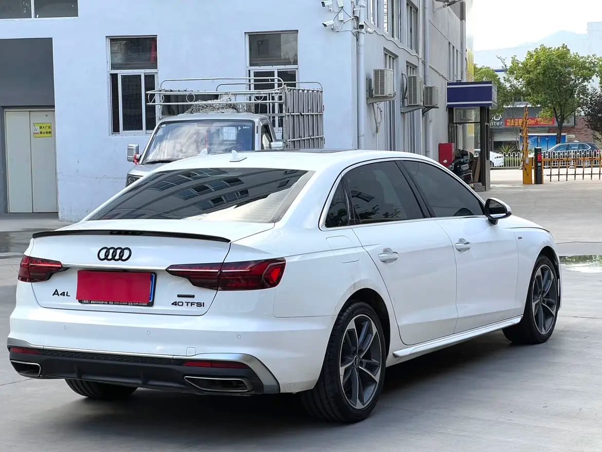 Audi A4L 2023 г. 70028 км. — фото 6