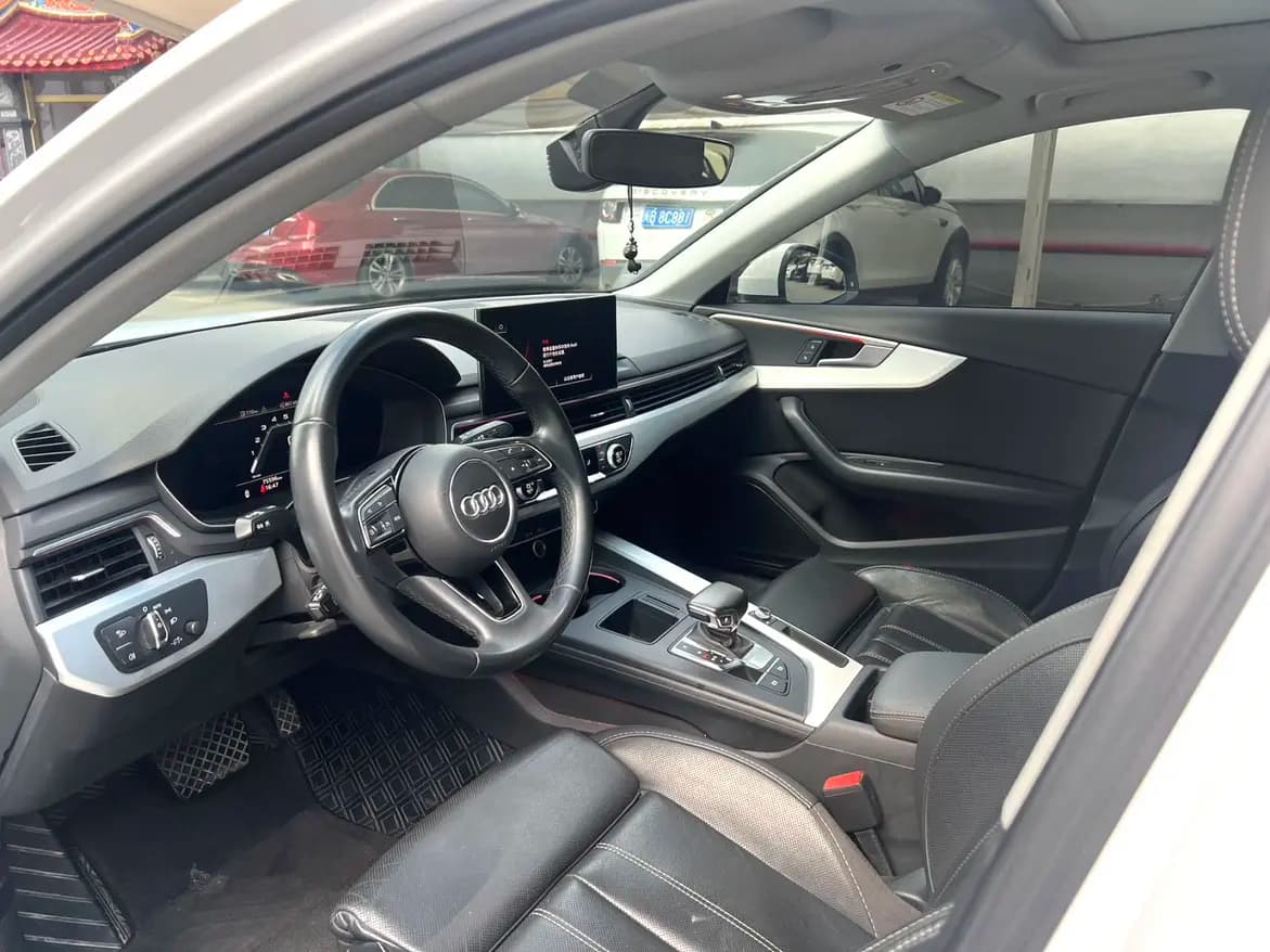 Audi A4L 2023 г. 70028 км. — фото 8