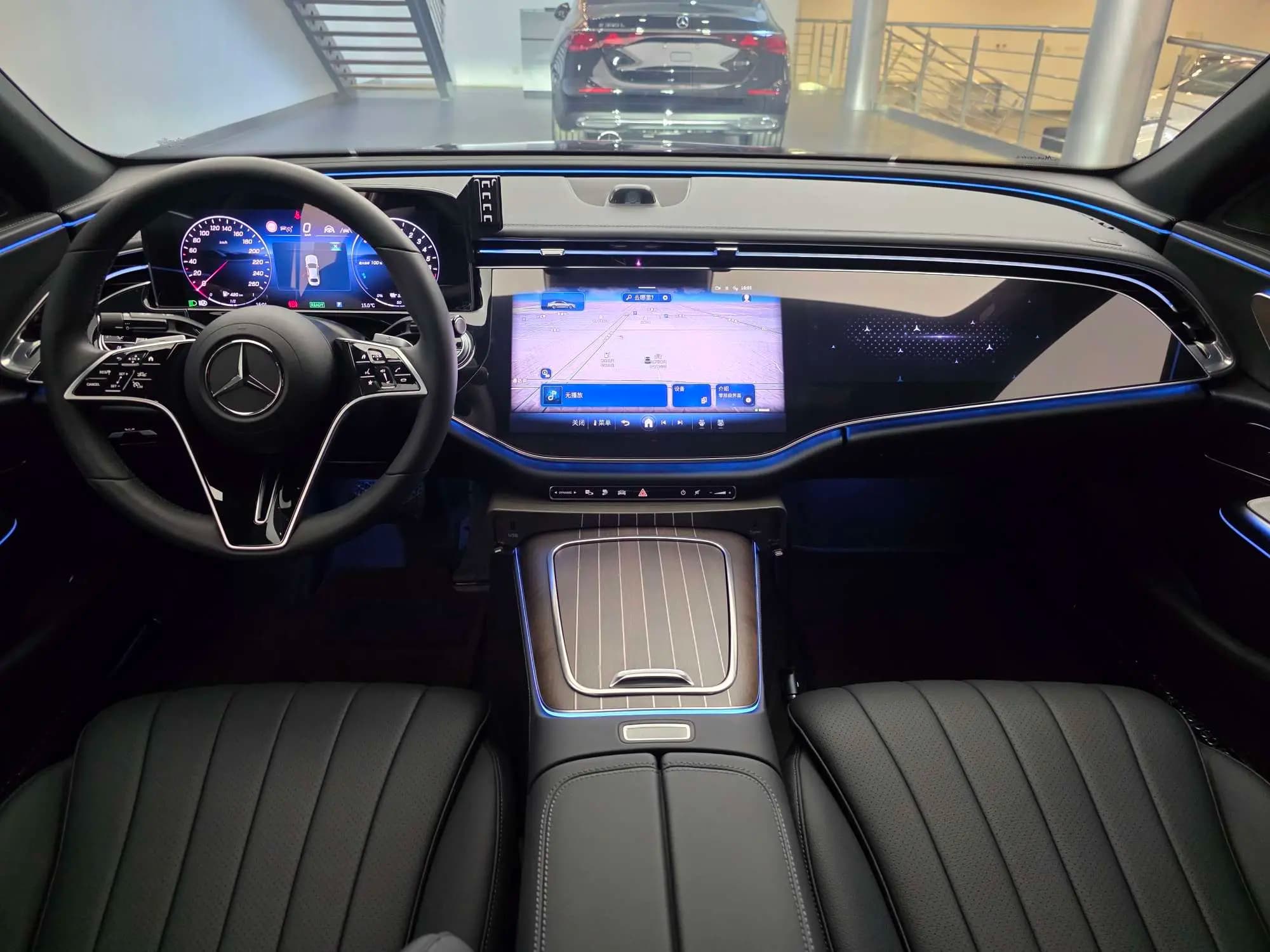 Mercedes-Benz E-Class PHEV 2025 г. 3003 км. — фото 8