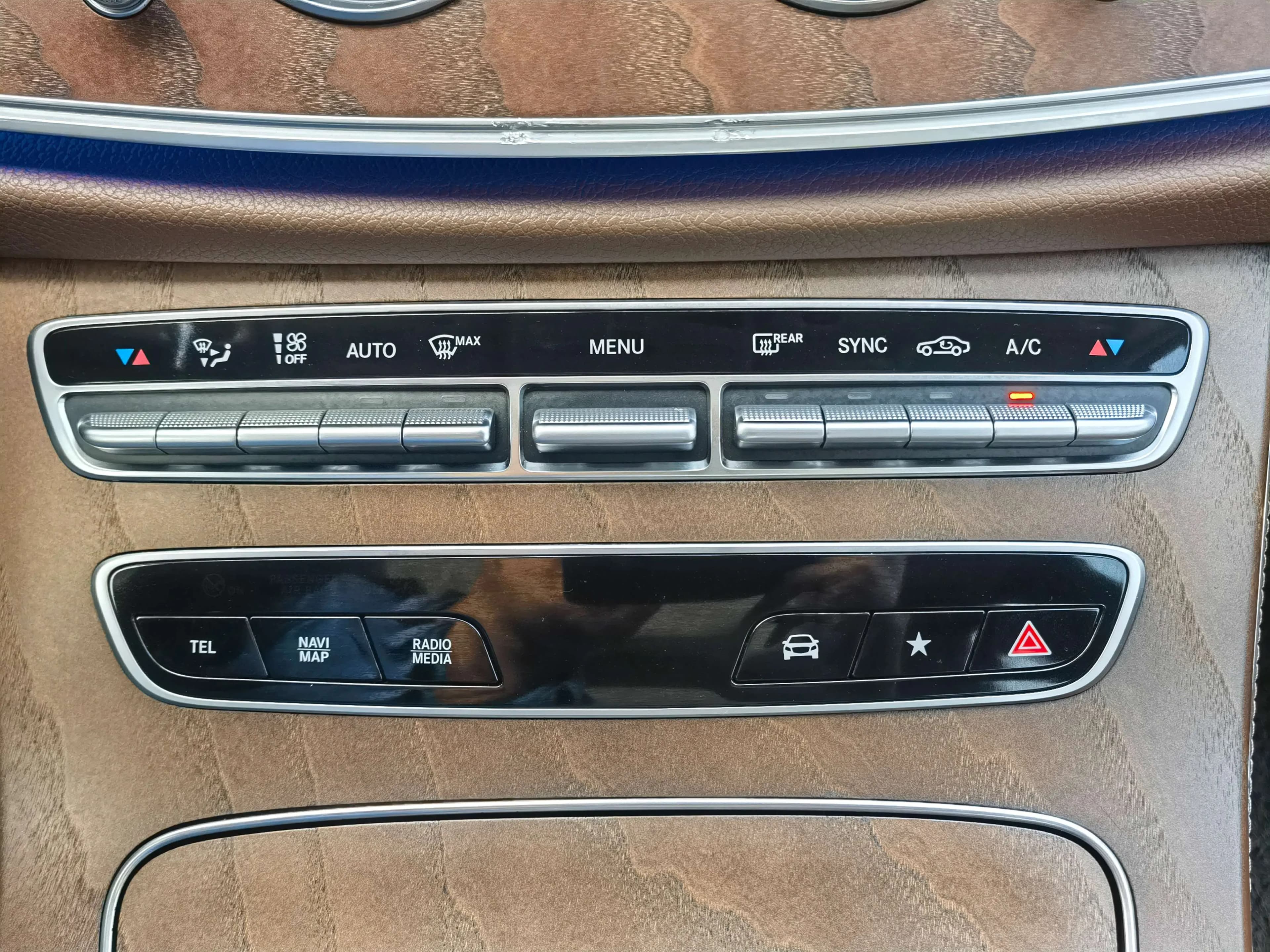 Mercedes-Benz E-Class 2022 г. 49066 км. — фото 13
