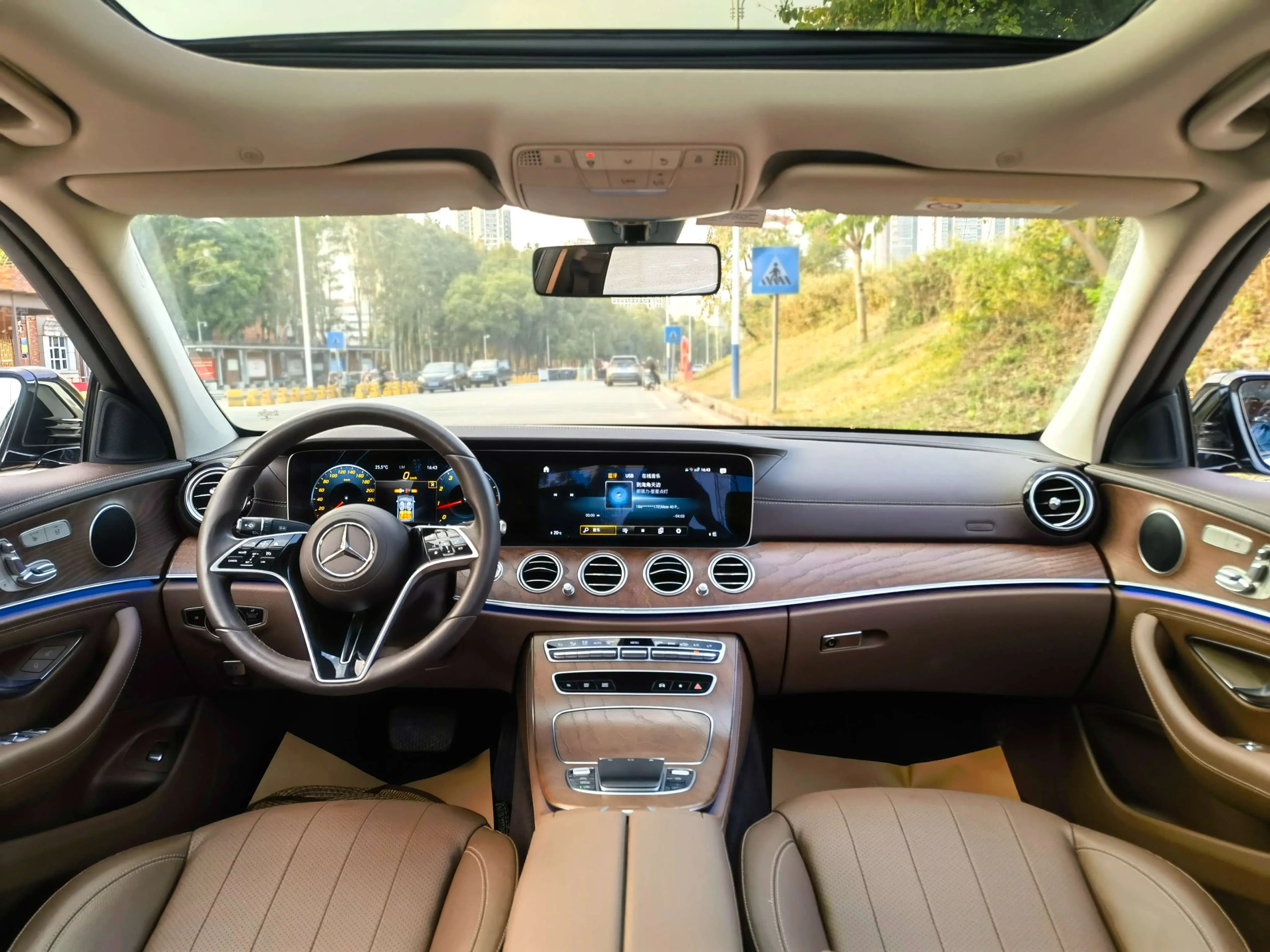 Mercedes-Benz E-Class 2022 г. 49066 км. — фото 19