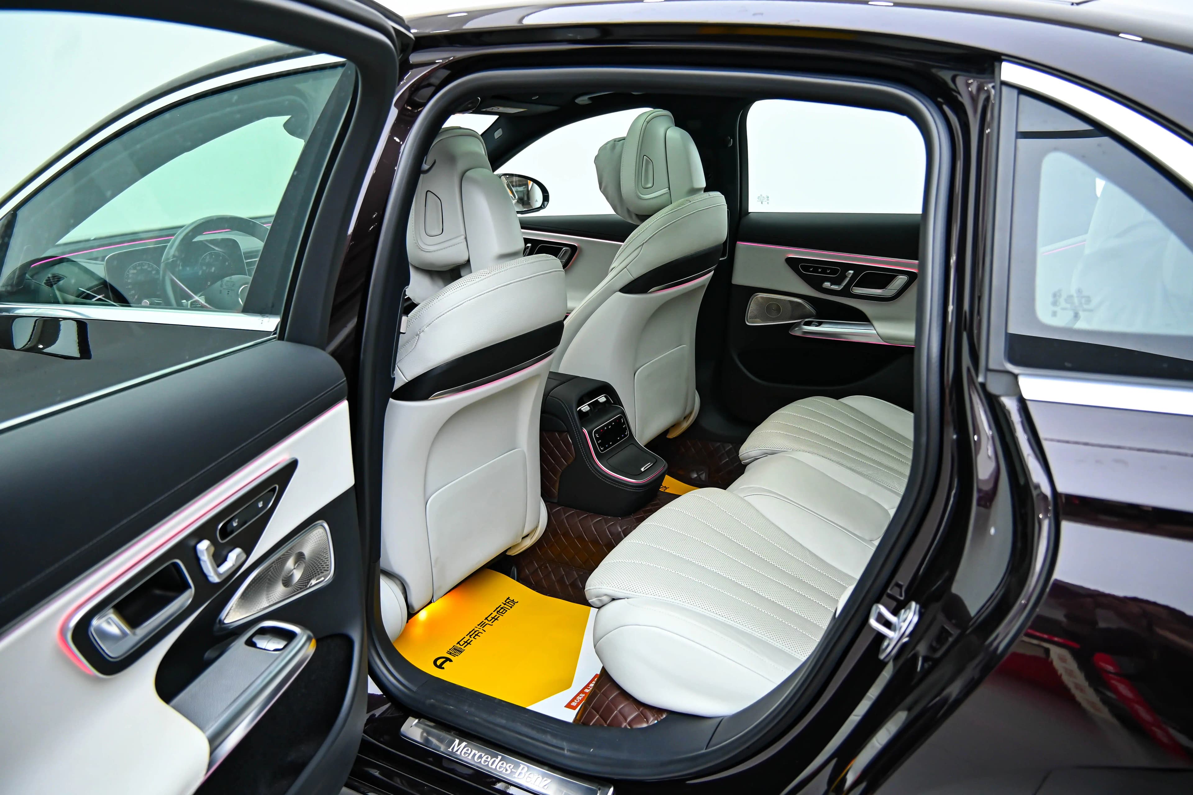 Mercedes-Benz E-Class 2024 г. 21305 км. — фото 16