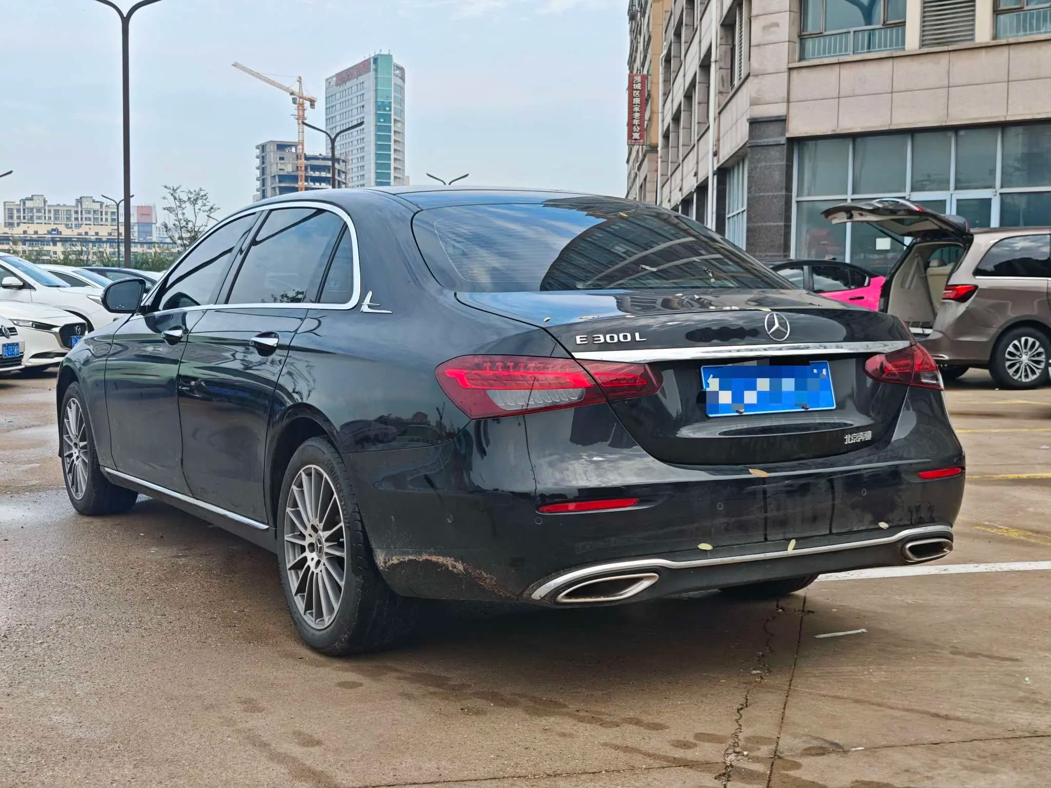Mercedes-Benz E-Class 2022 г. 76672 км. — фото 4