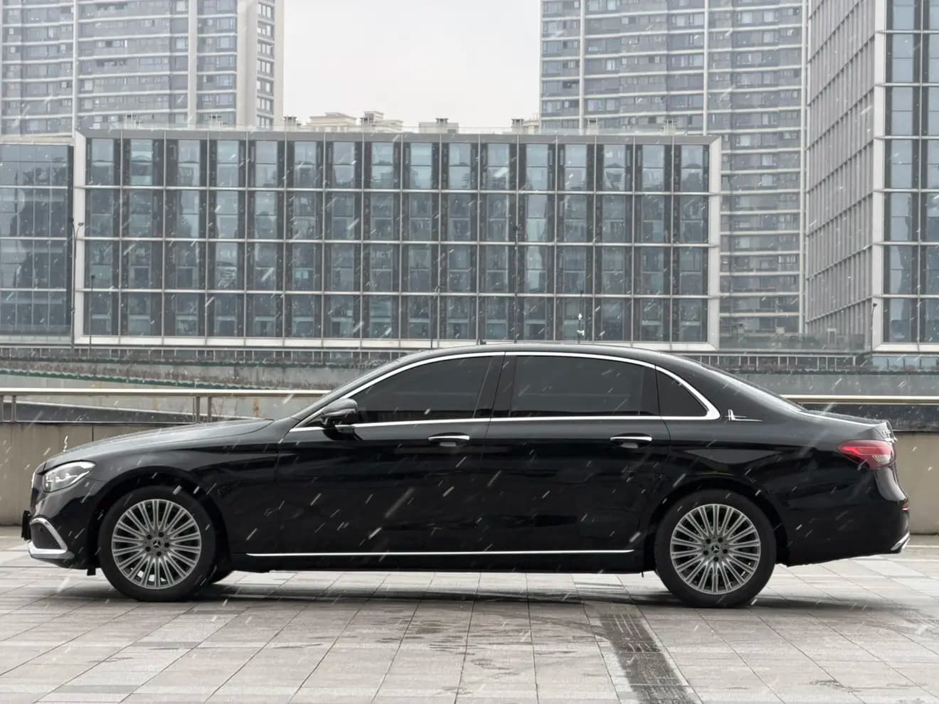 Mercedes-Benz E-Class 2021 г. 53029 км. — фото 3