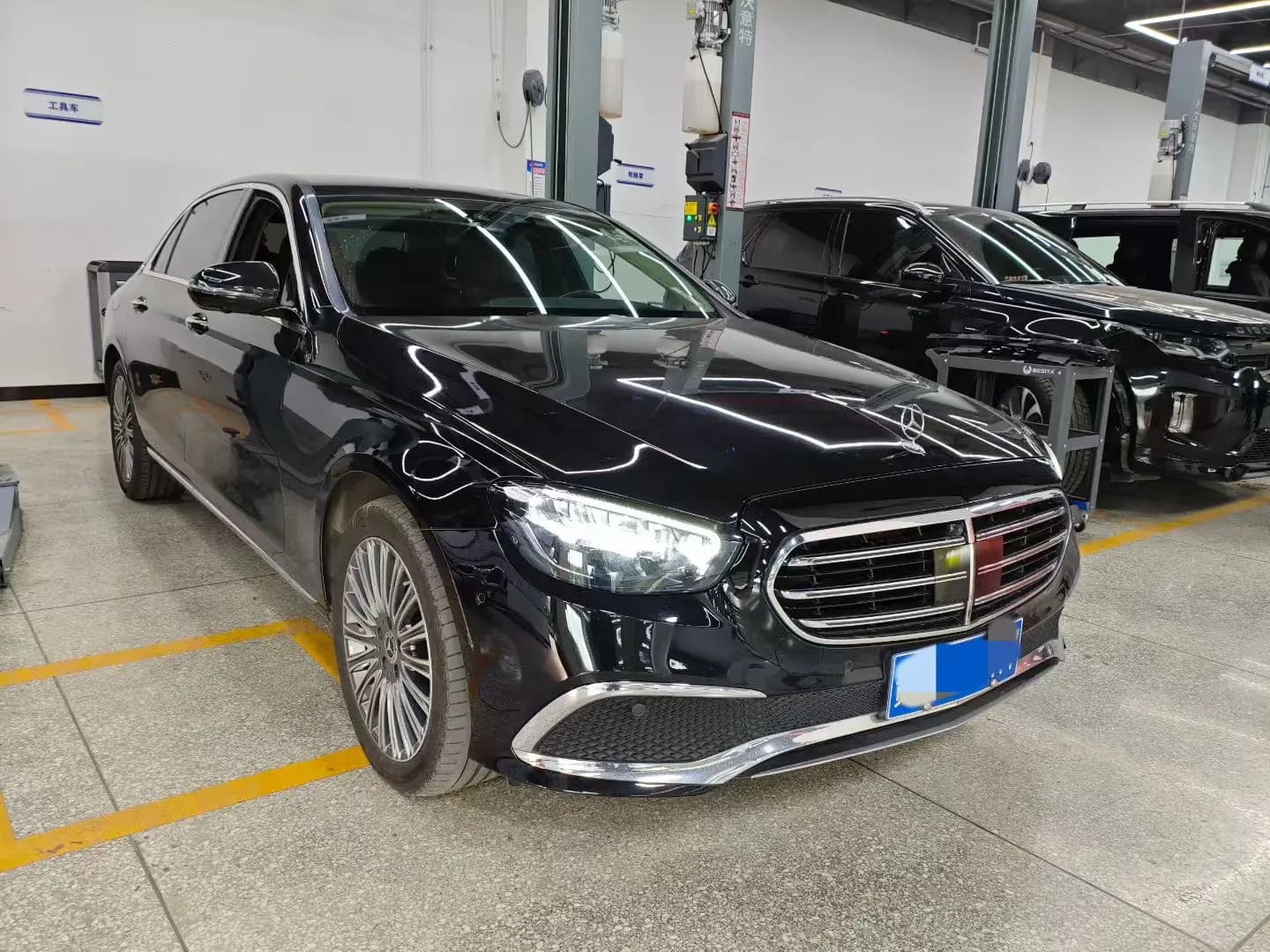 Mercedes-Benz E-Class 2023 г. 60075 км. — фото 3