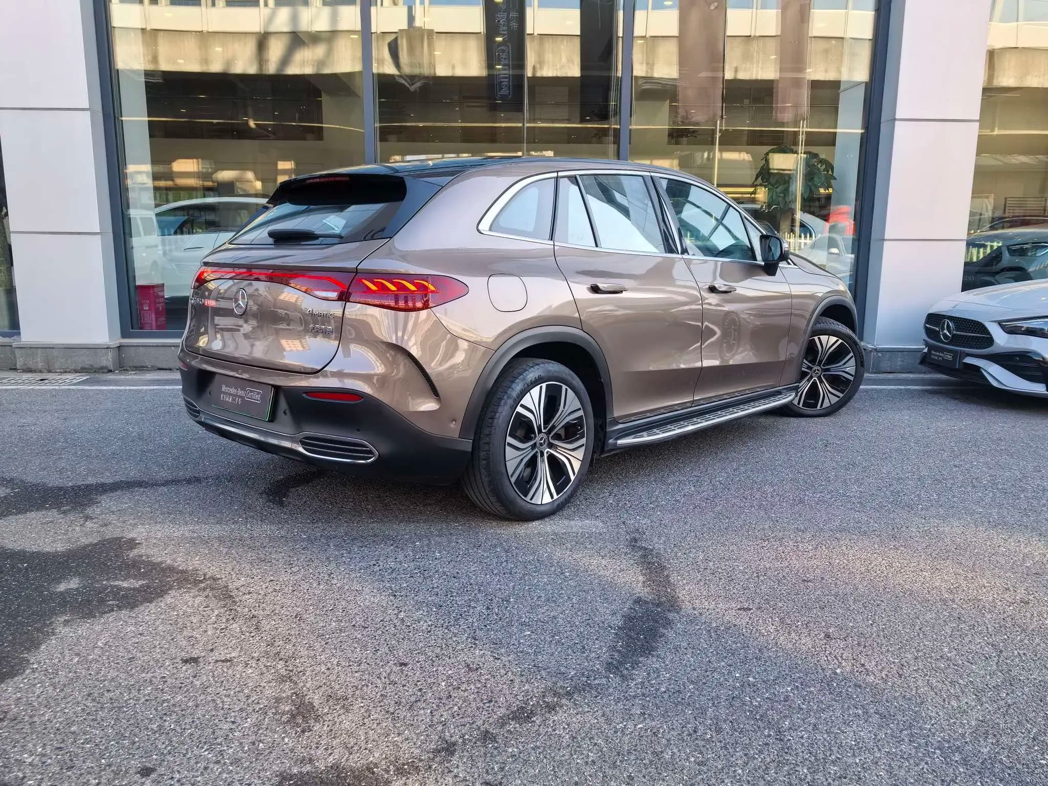 Mercedes-Benz EQE SUV 2023 г. 57129 км. — фото 3