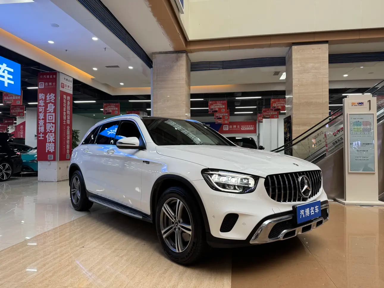 Mercedes-Benz GLC 2021 г. 88849 км. — фото 3