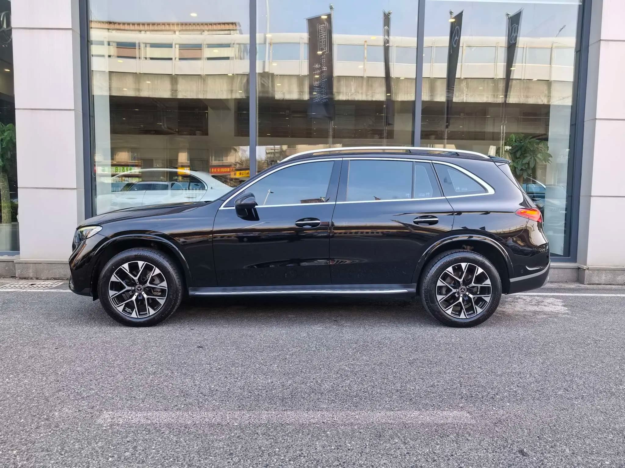 Mercedes-Benz GLC 2024 г. 15007 км. — фото 3